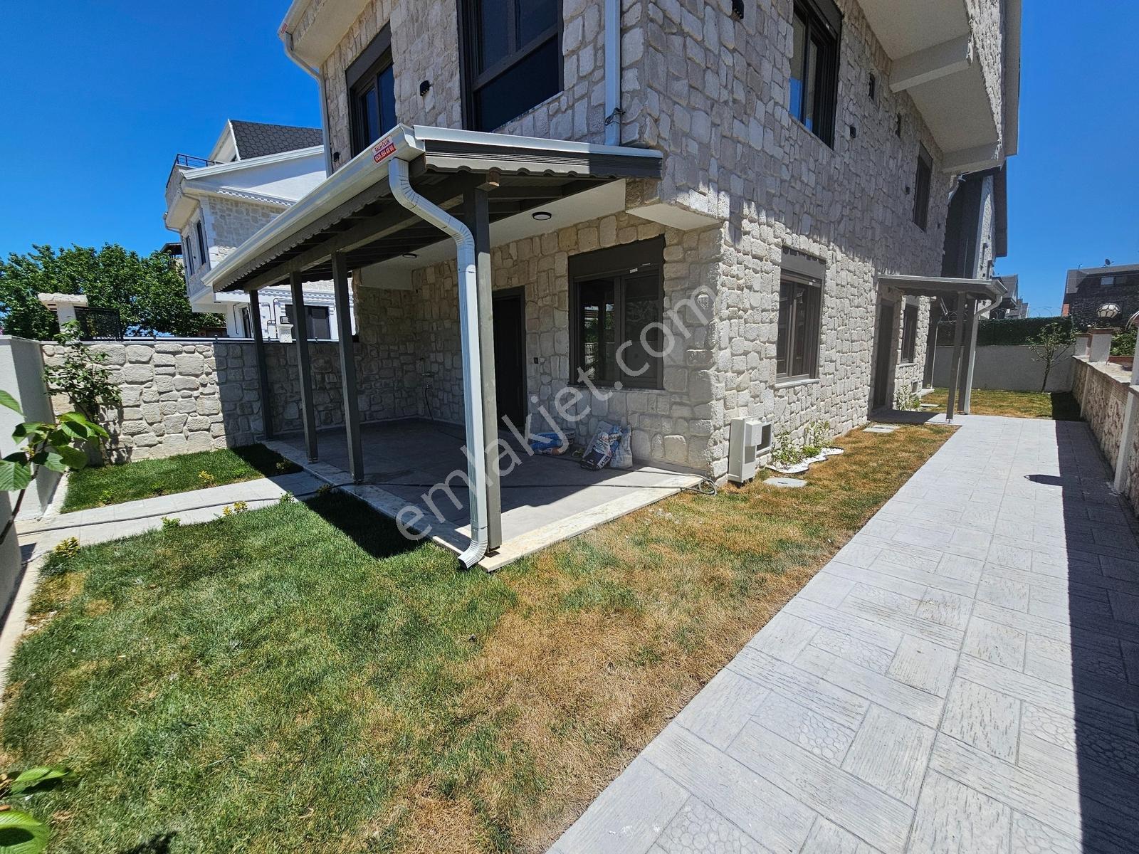 3+1 Deniz'e 50 Mt. Mesafede Ebeveyn Banyolu Satılık Villa - Görsel 21