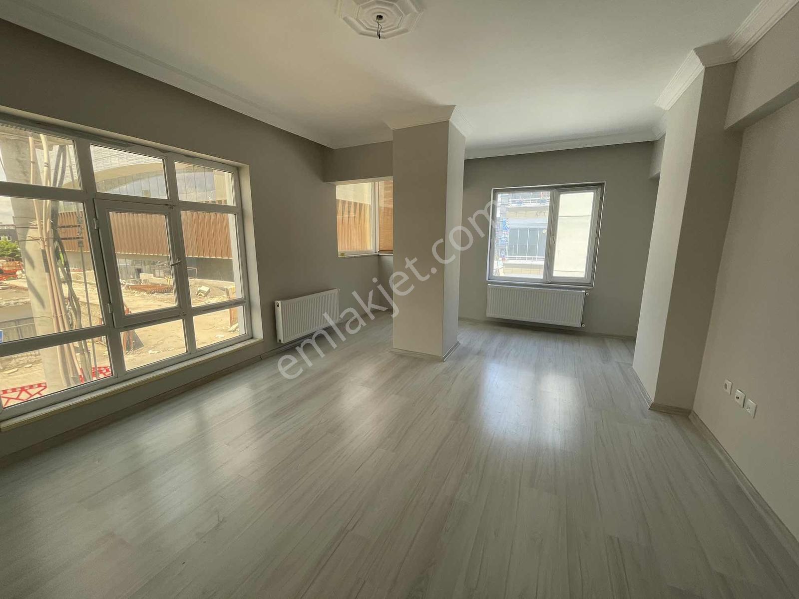 Truva / Onur Gündüzcü'den Türkiş Migros Arkası Kiralık 3+1 Daire