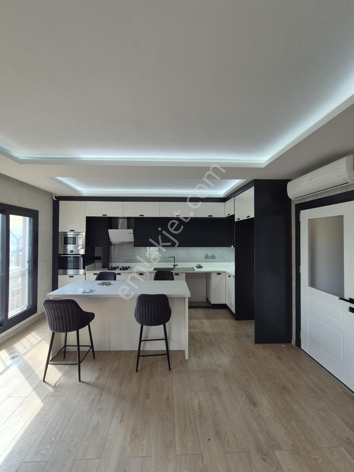 Çarkıpare'de 5+1 Ultra Lüks Kış Bahçeli Bağımsız Satılık Villa
