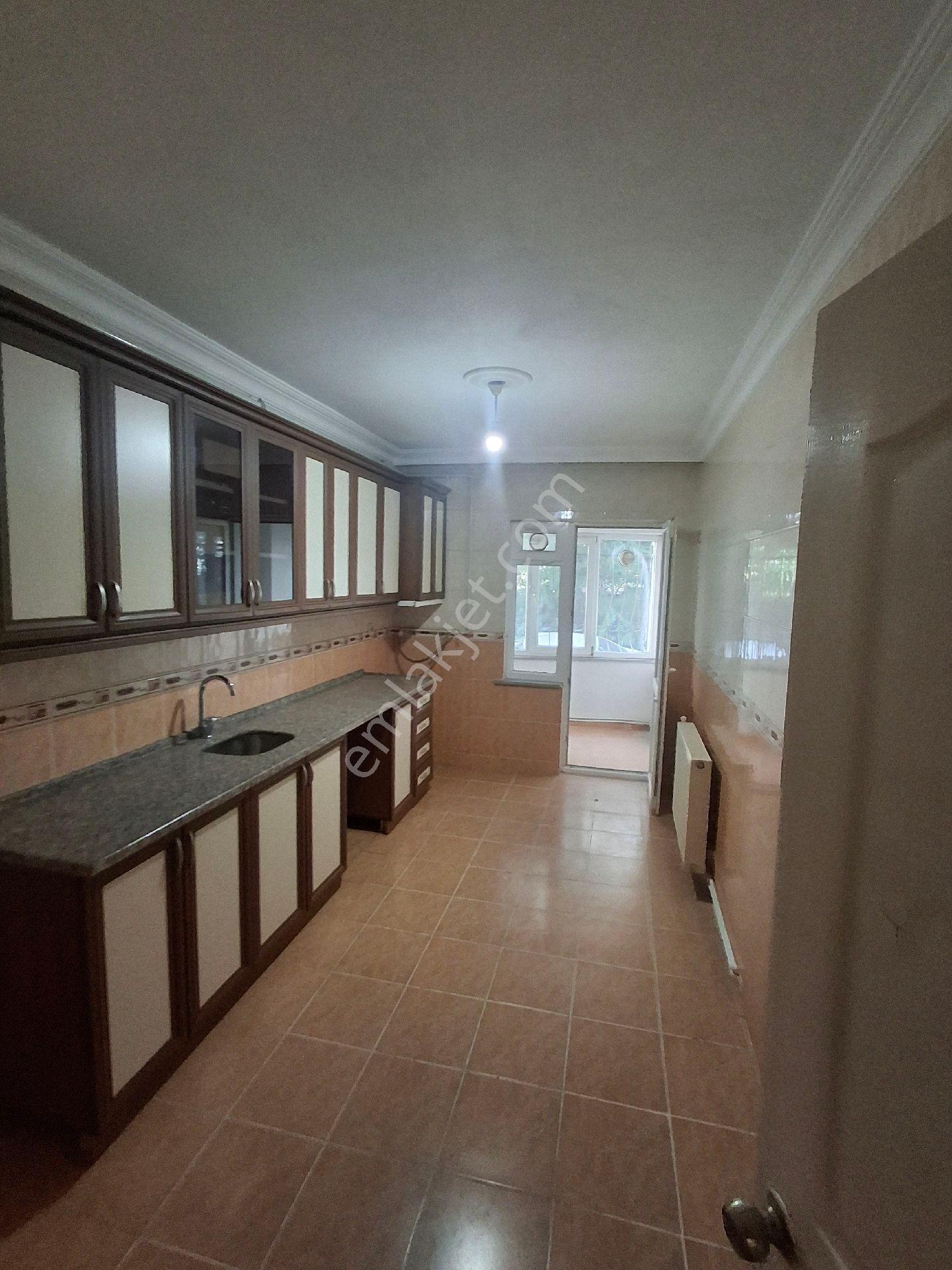 Kayalar Emlaktan Çarşı Merkezde Satılık 3+1 130 M2 Lüx Daire - Görsel 2
