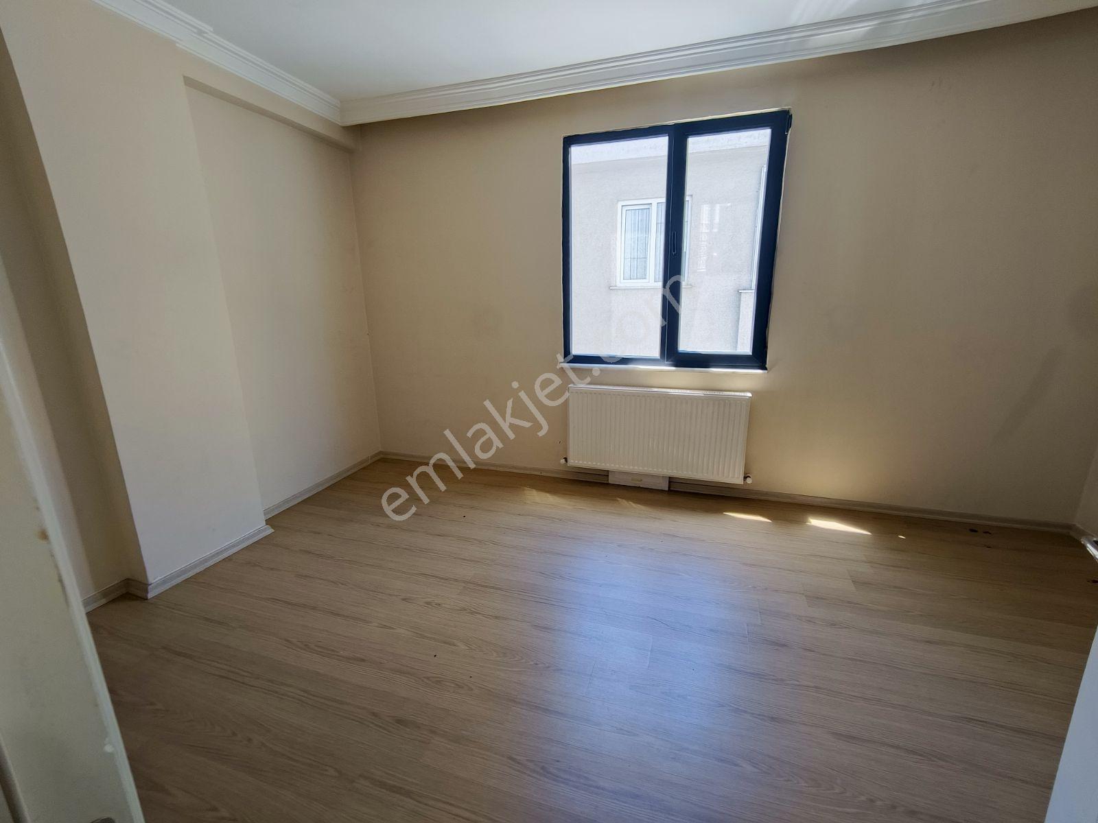 Güneyden Emek Cad.de 1+1.75m2 Ara Kat Daire - Görsel 26