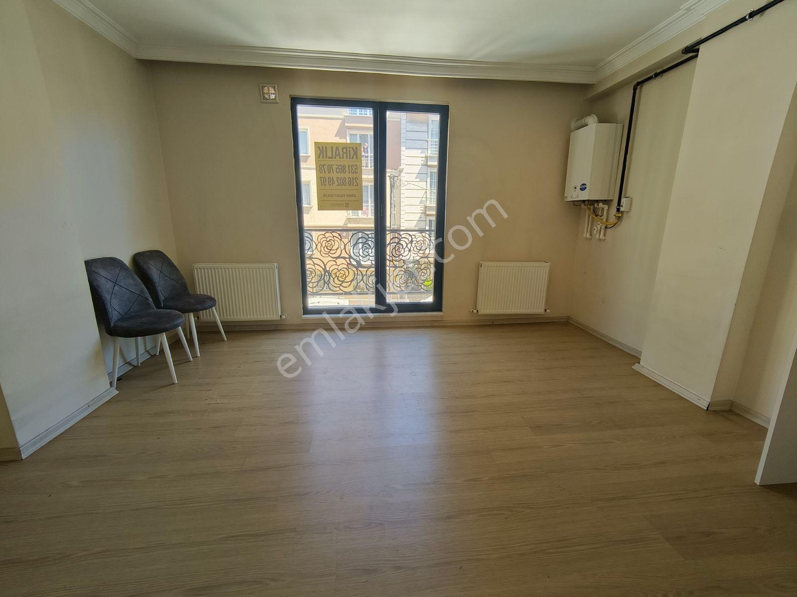 Güneyden Emek Cad.de 1+1.75m2 Ara Kat Daire - Görsel 3