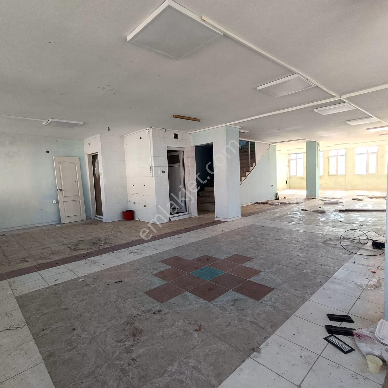 Kemalpaşa Küçük Sanayi Sitesi Ana Cadde Cepheli 500 M² Kiralık - Görsel 9