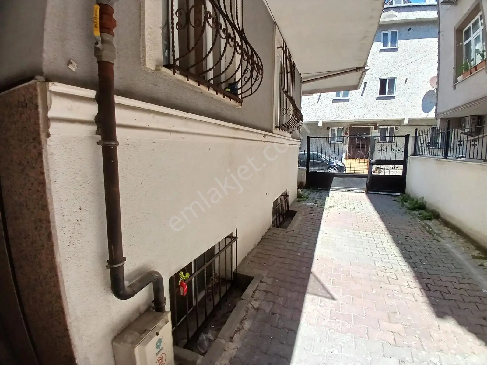 Silahtarağa'da 1+1 Masrafsız Kat Mülkiyetli Satılık Daire - Görsel 2