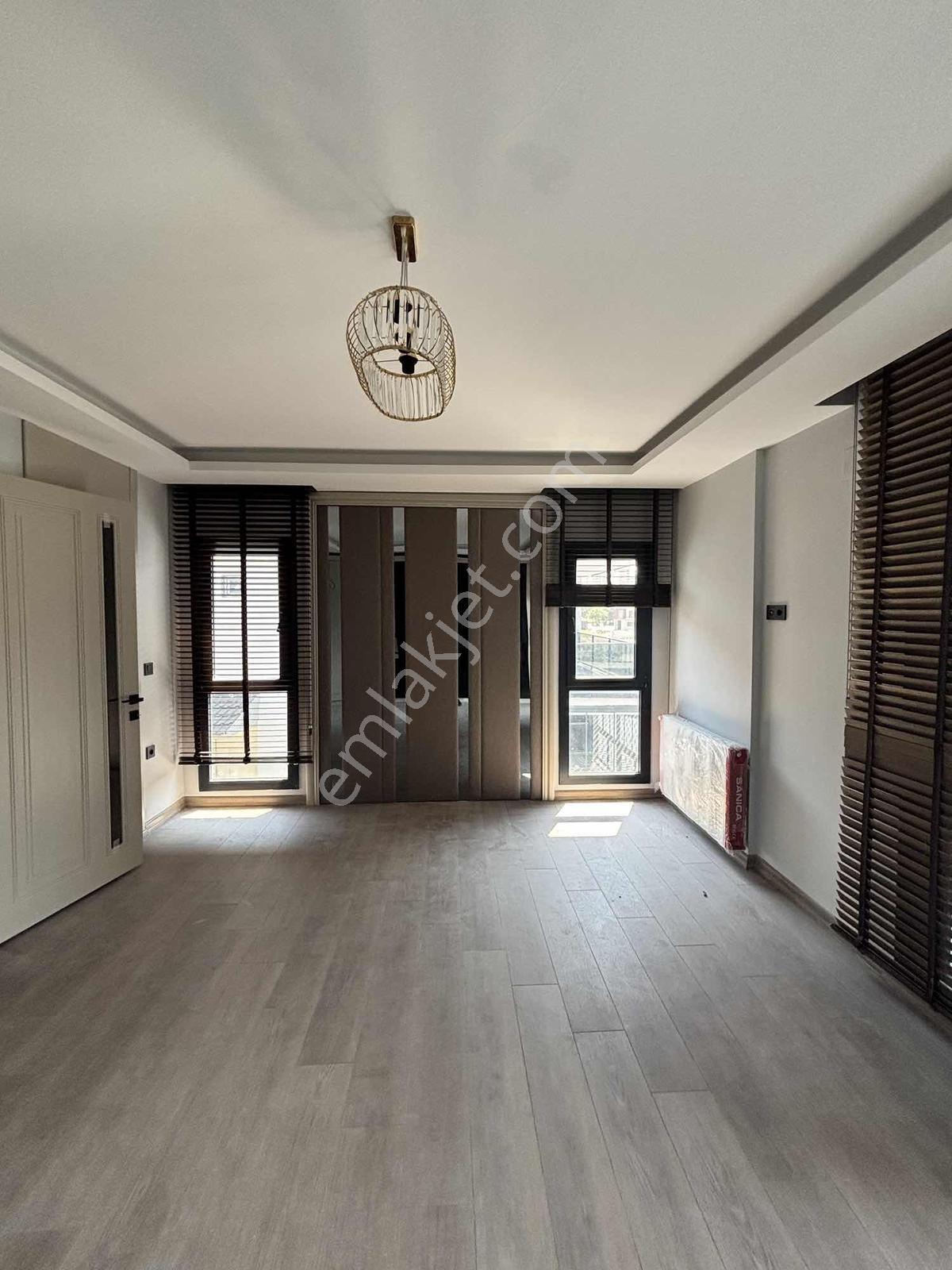Çarkıparede Site İçerisinde Caddeye Yakın Dublex Bahçeli 3+1 Lüx - Görsel 19