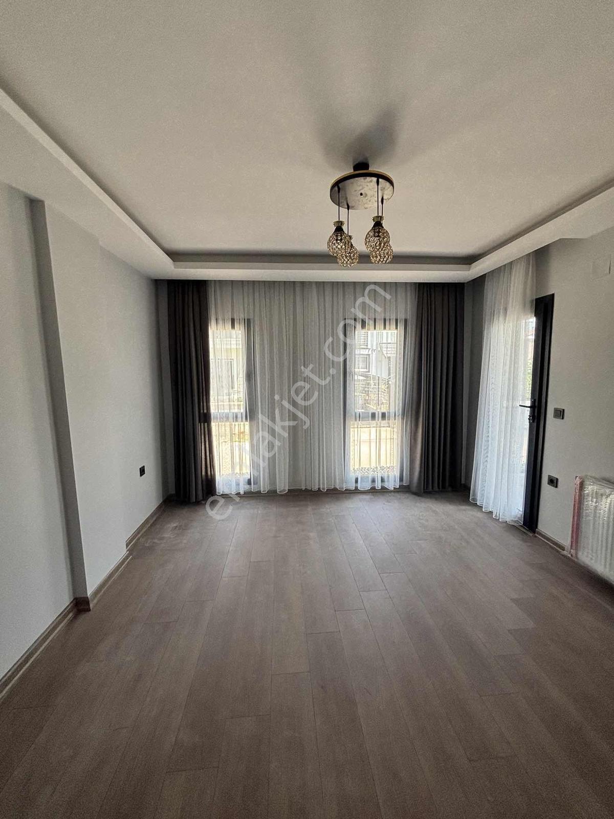 Çarkıparede Site İçerisinde Caddeye Yakın Dublex Bahçeli 3+1 Lüx - Görsel 28