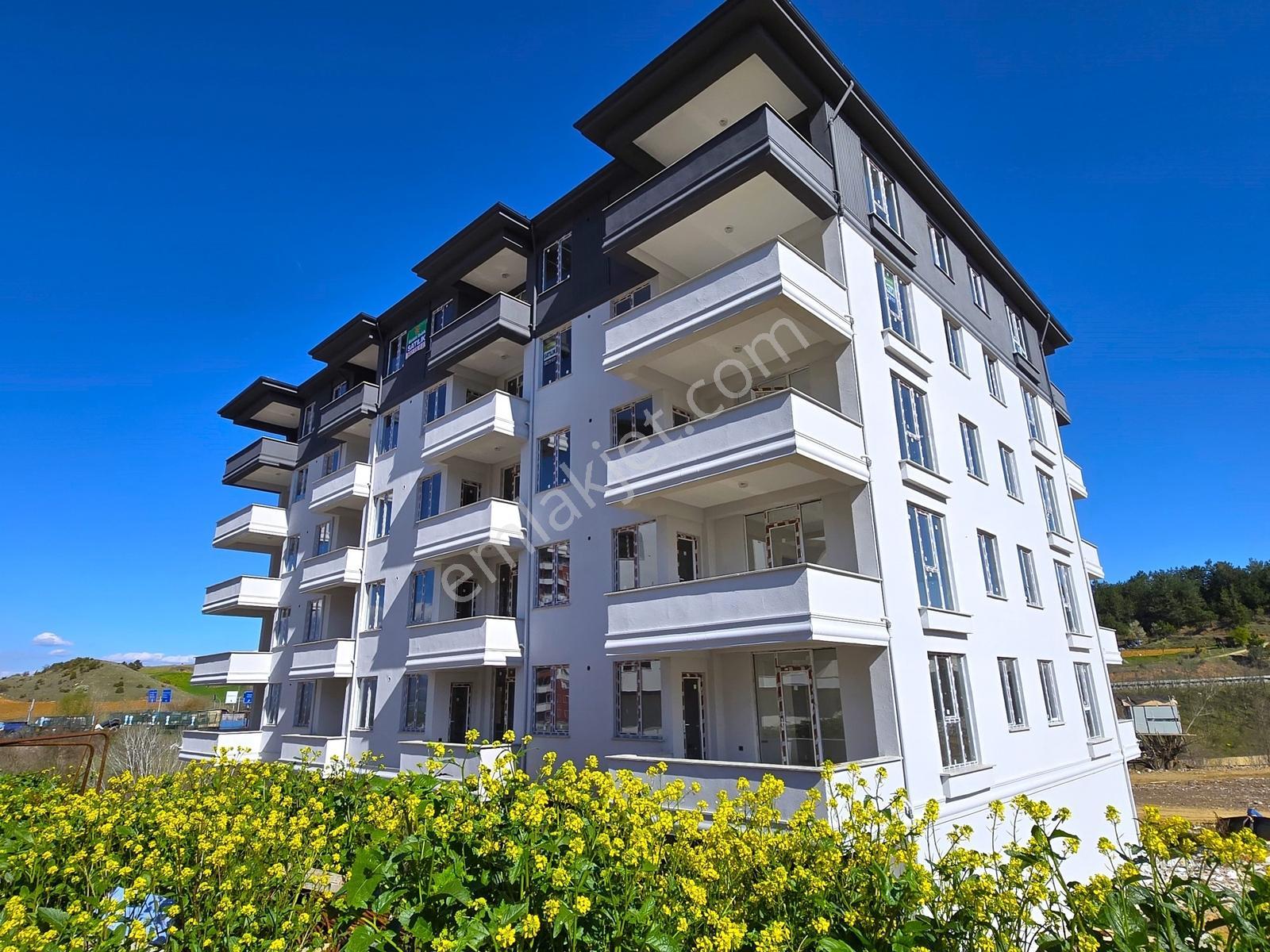 Garanti Emlak'tan - Sıfır Binada - Otoparklı - 90 M² - 2+1 Daire