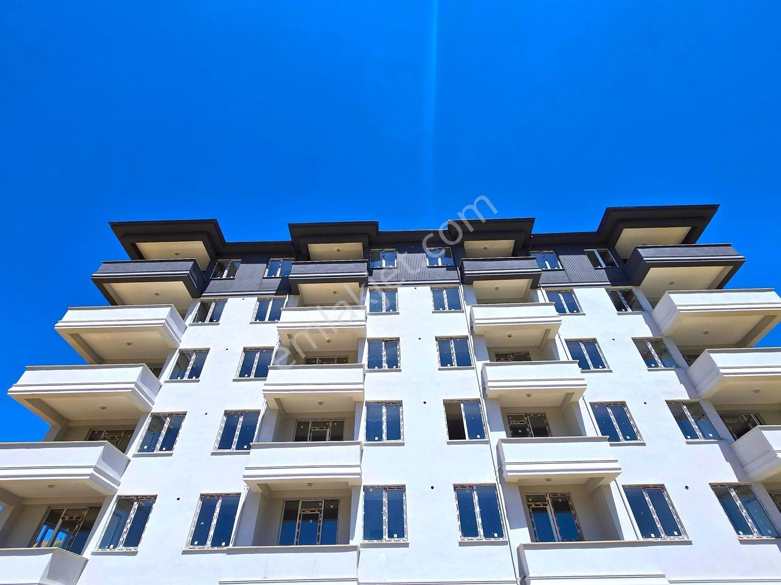Garanti Emlak'tan - Sıfır Binada - Otoparklı - 90 M² - 2+1 Daire - Görsel 4