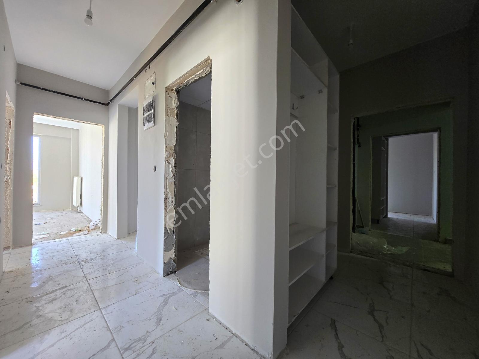 Garanti Emlak'tan - Sıfır Binada - Otoparklı - 90 M² - 2+1 Daire - Görsel 13