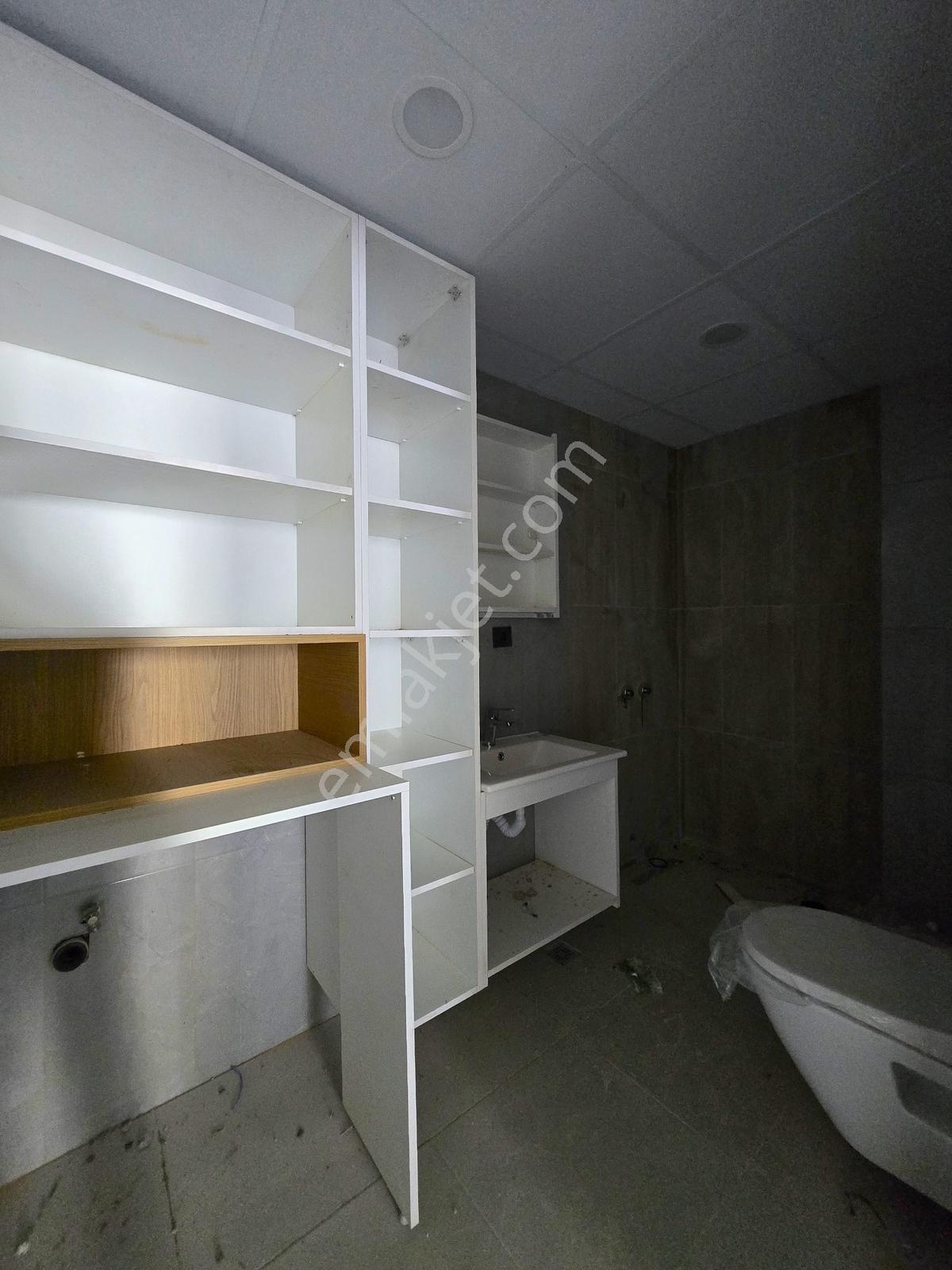 Garanti Emlak'tan - Sıfır Binada - Otoparklı - 90 M² - 2+1 Daire - Görsel 22