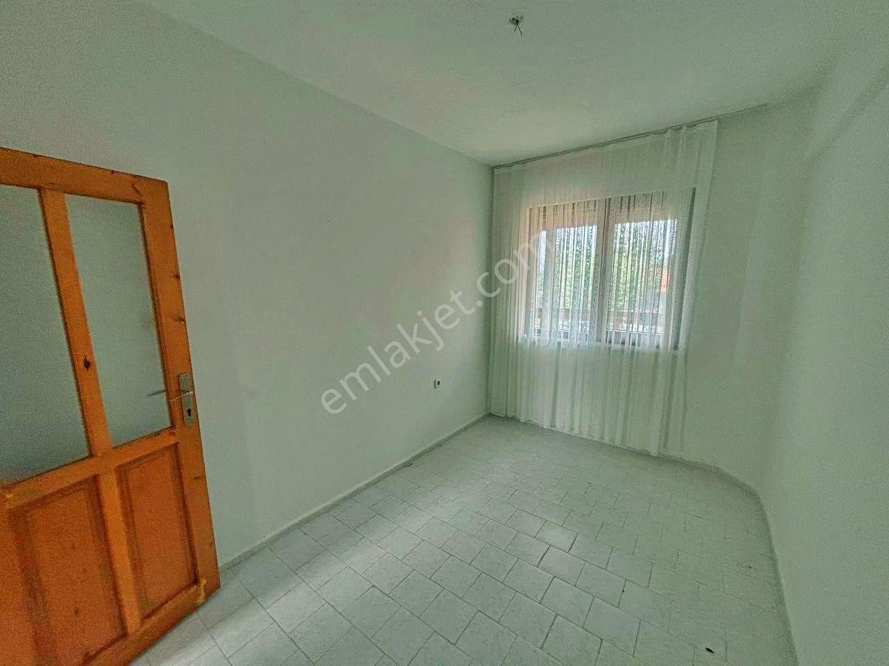 Uytundan Pelitköyde Denize 300 Metre Bahçe Kullanımlı 2+1 Villa - Görsel 29