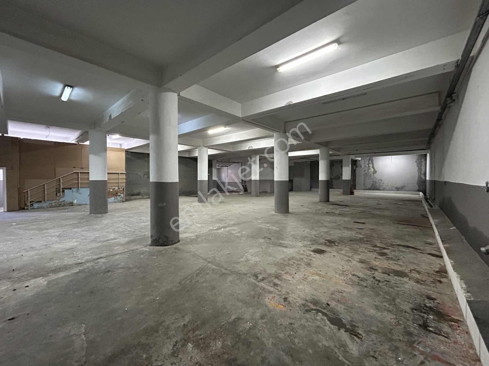 Esenyurt Akçaburgaz'da 800m2 Zemine Basan Kiralık İmalathane