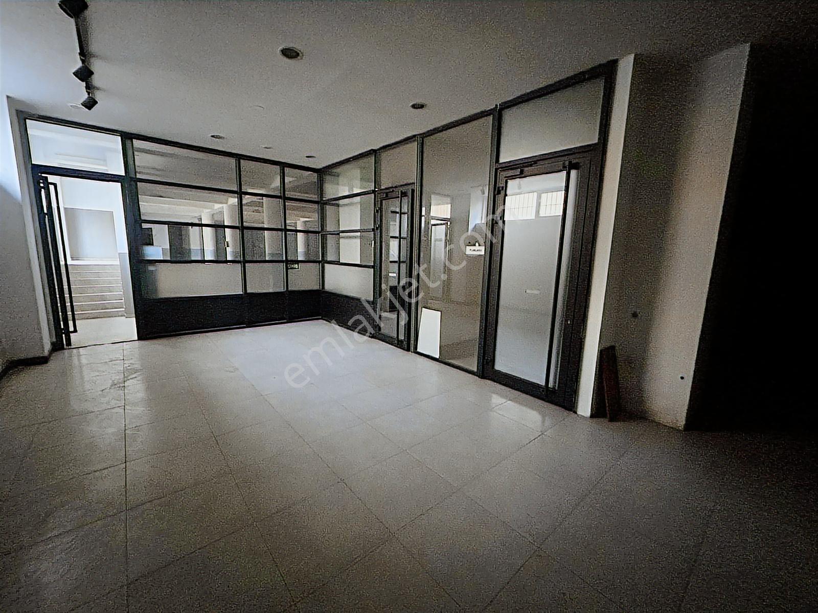 Esenyurt Akçaburgaz'da 800m2 Zemine Basan Kiralık İmalathane - Görsel 6