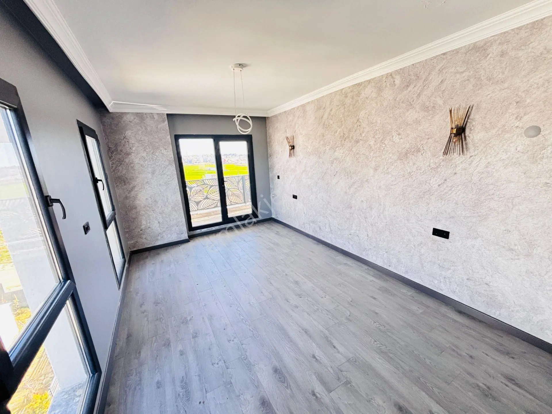 Akşenden Tekirdağ Marmara Ereğlisinde Satılık Özel Havuzlu Lüks Trıplex Villa - Görsel 2