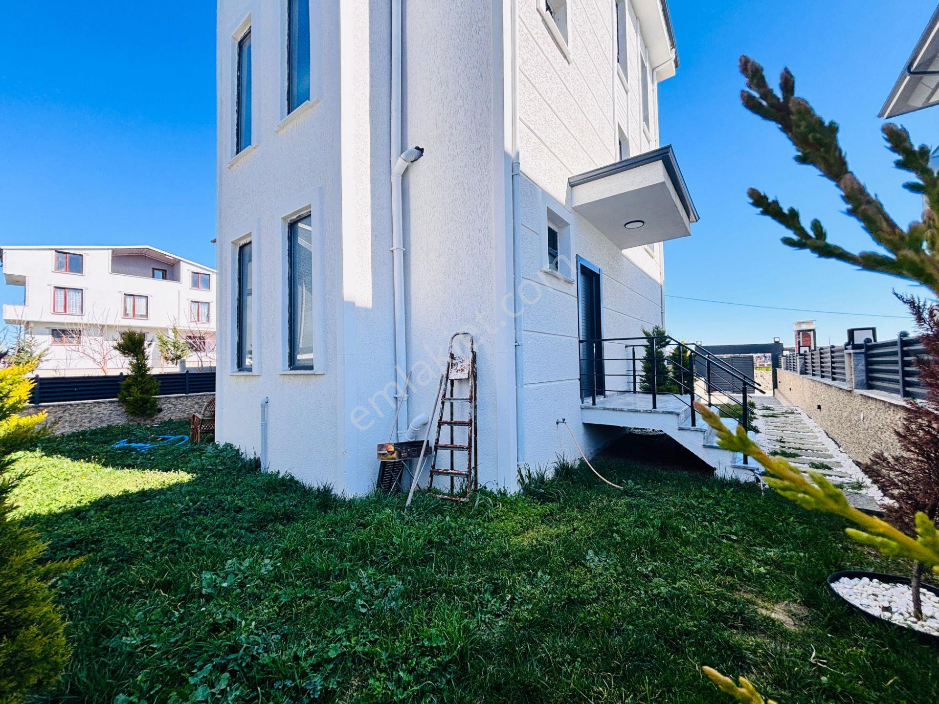 Akşenden Tekirdağ Marmara Ereğlisinde Satılık Özel Havuzlu Lüks Trıplex Villa - Görsel 29
