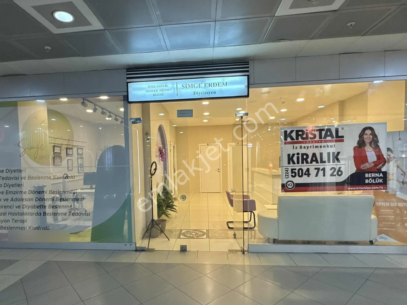 Kristal İz Nilüfer Magazin Avm'de Kiralık Eşyalı 70 M2 Dükkan