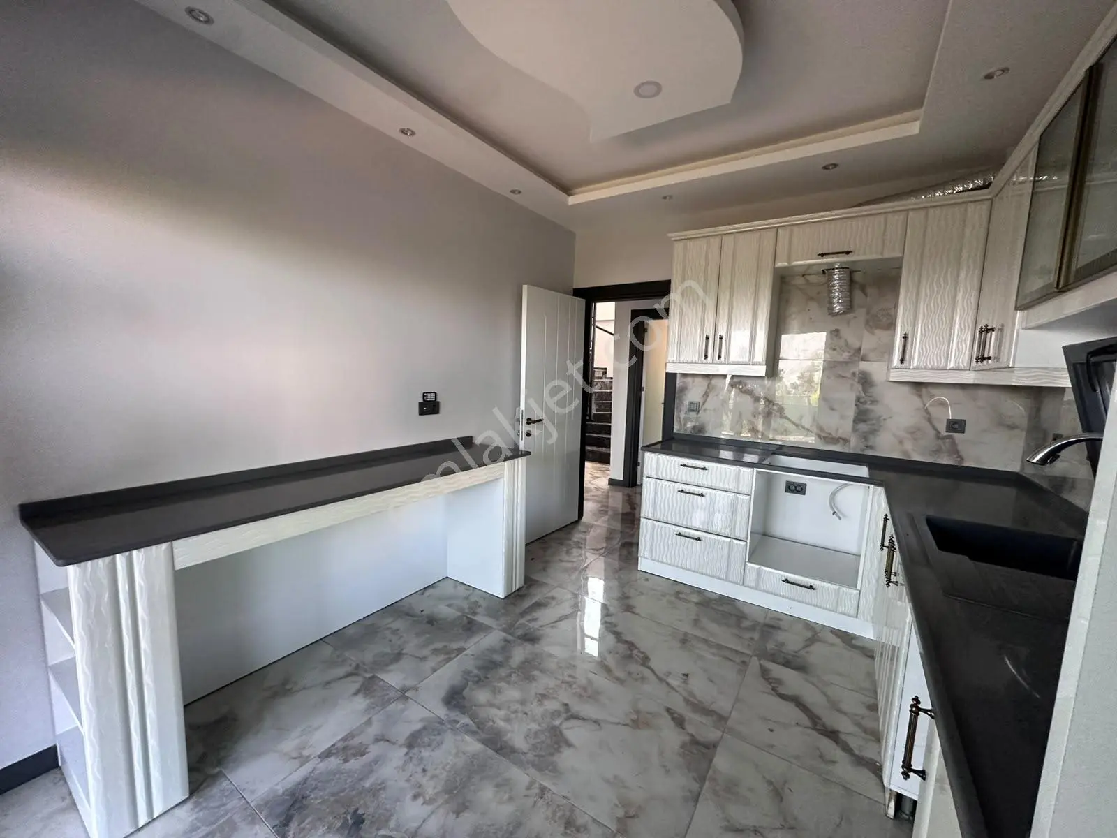 Belenbaşı'nda Geniş Ve Ferah 5+1 Villa - Görsel 10