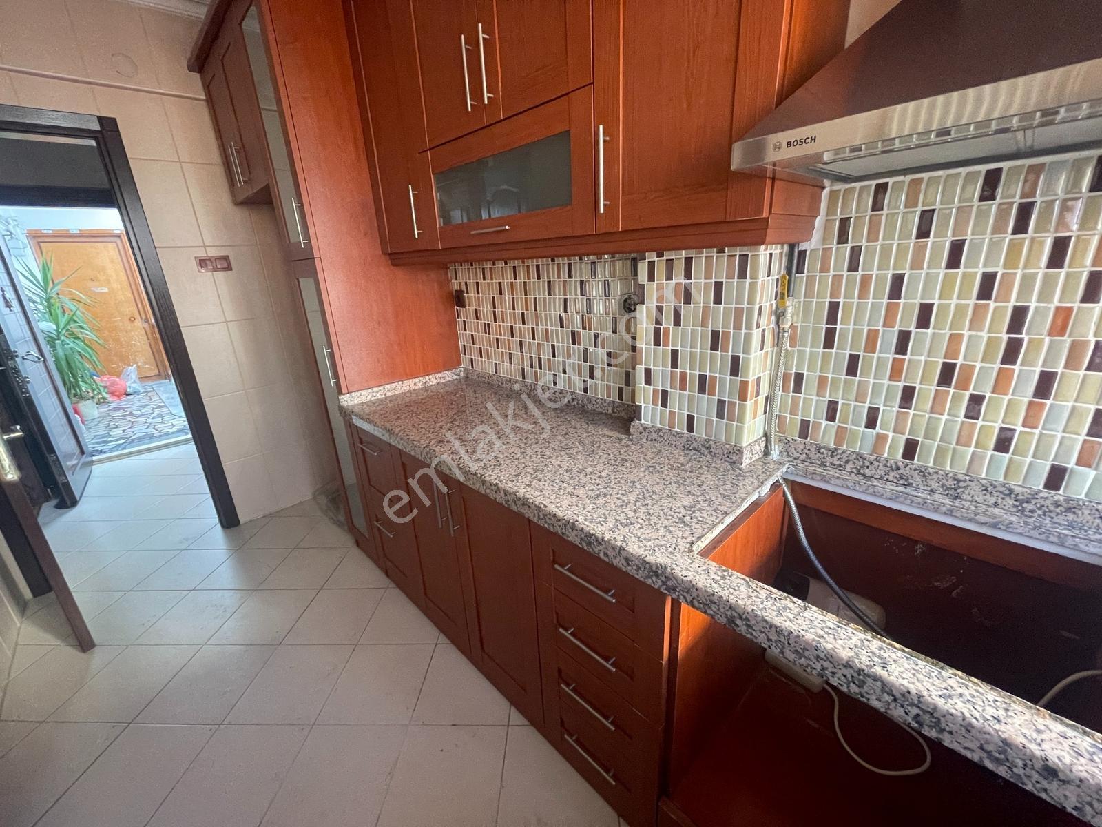 Kocamustafapaşa Merkezde 3 Cepheli 3+1 110 5.kat Çift Balkonlu - Görsel 10