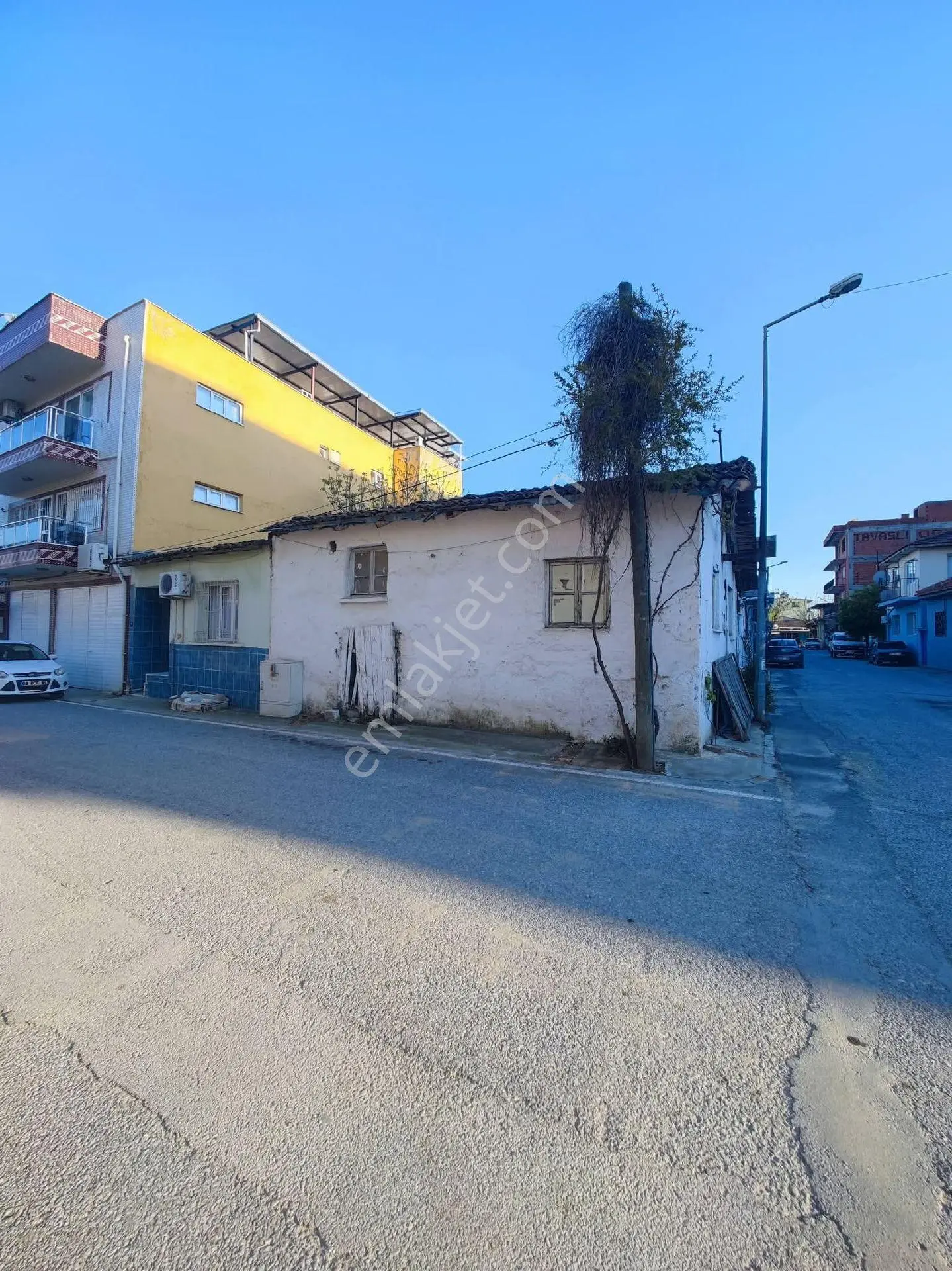 Aydın Germencik Mesudiye Mahallesin De Satılık Köşe Başı Müstakil Ev