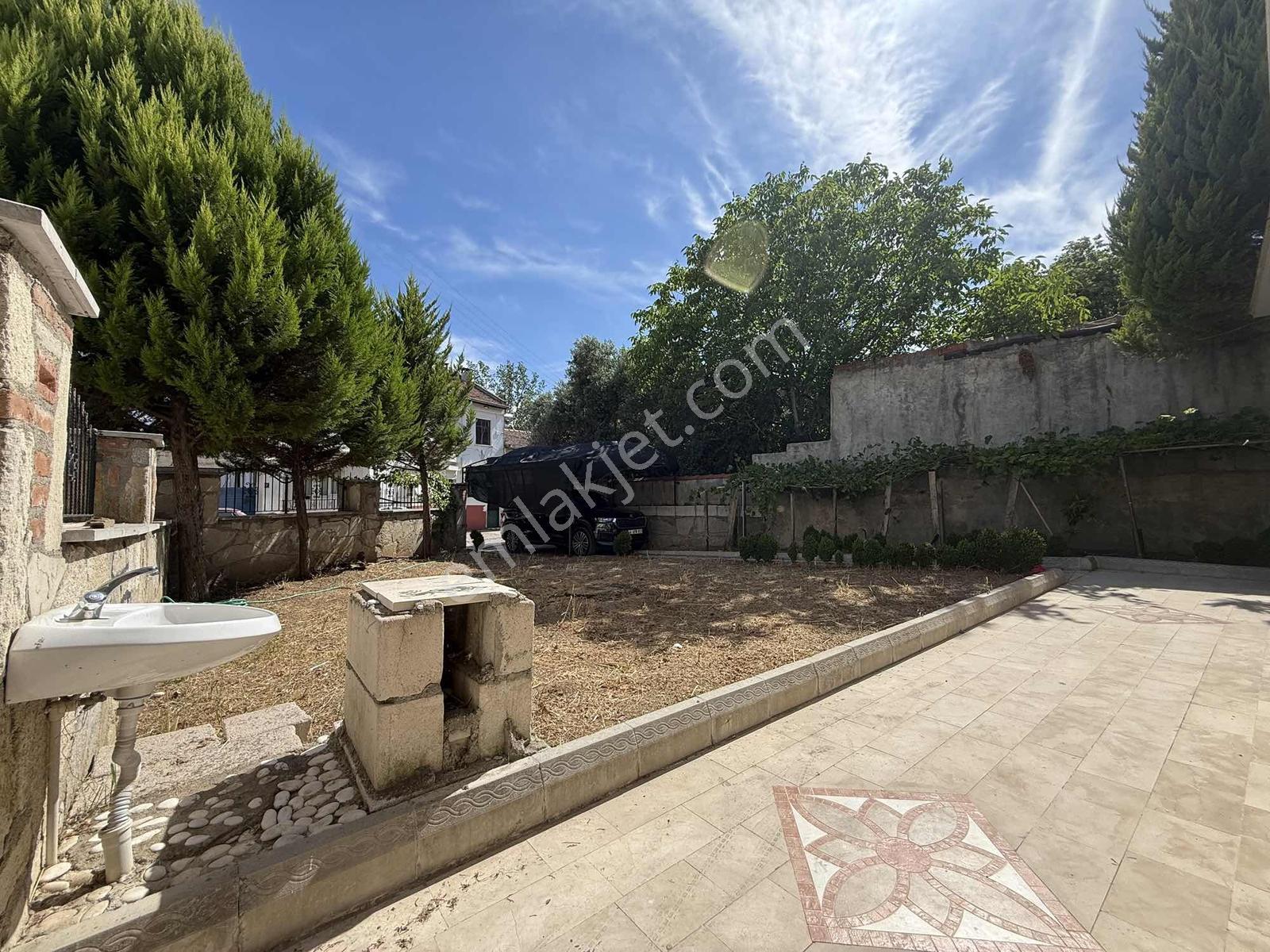Parladan Güre Köyde 231 M² Arsada Tam Müstakil 3+1 Müstakil - Görsel 10