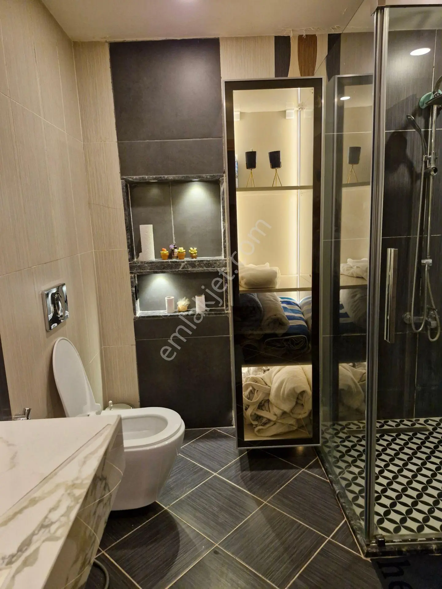 Seyitömer'de Kiralık Geniş 200 M² 3+1 Aydınlık Daire - Görsel 23
