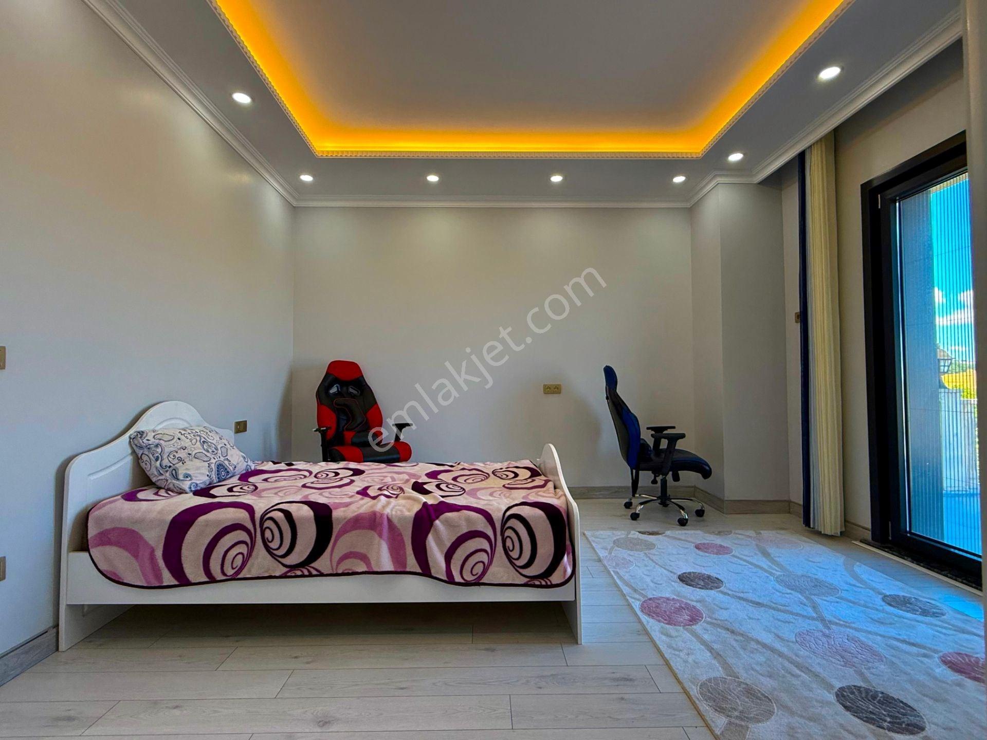 Büyükçekmece Tepekent'te Satılık Özel Yapım 8+2 Lüks Villa - Görsel 10