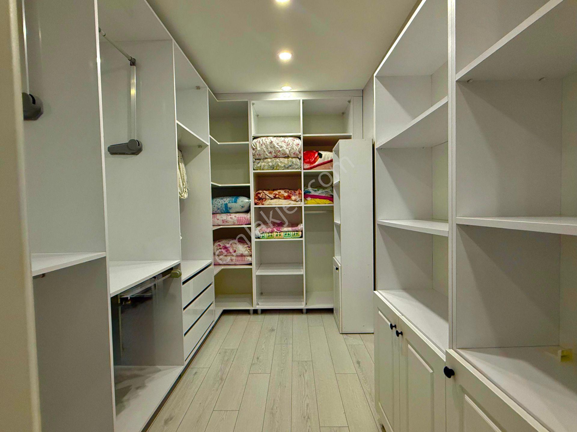 Büyükçekmece Türkoba'da Satılık 8+2 Havuzlu Villa - Görsel 24