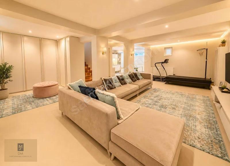 Yeniköyde Site İçinde Eşyalı,kiralık,260 M² Lüks Müstakil Villa - Görsel 23