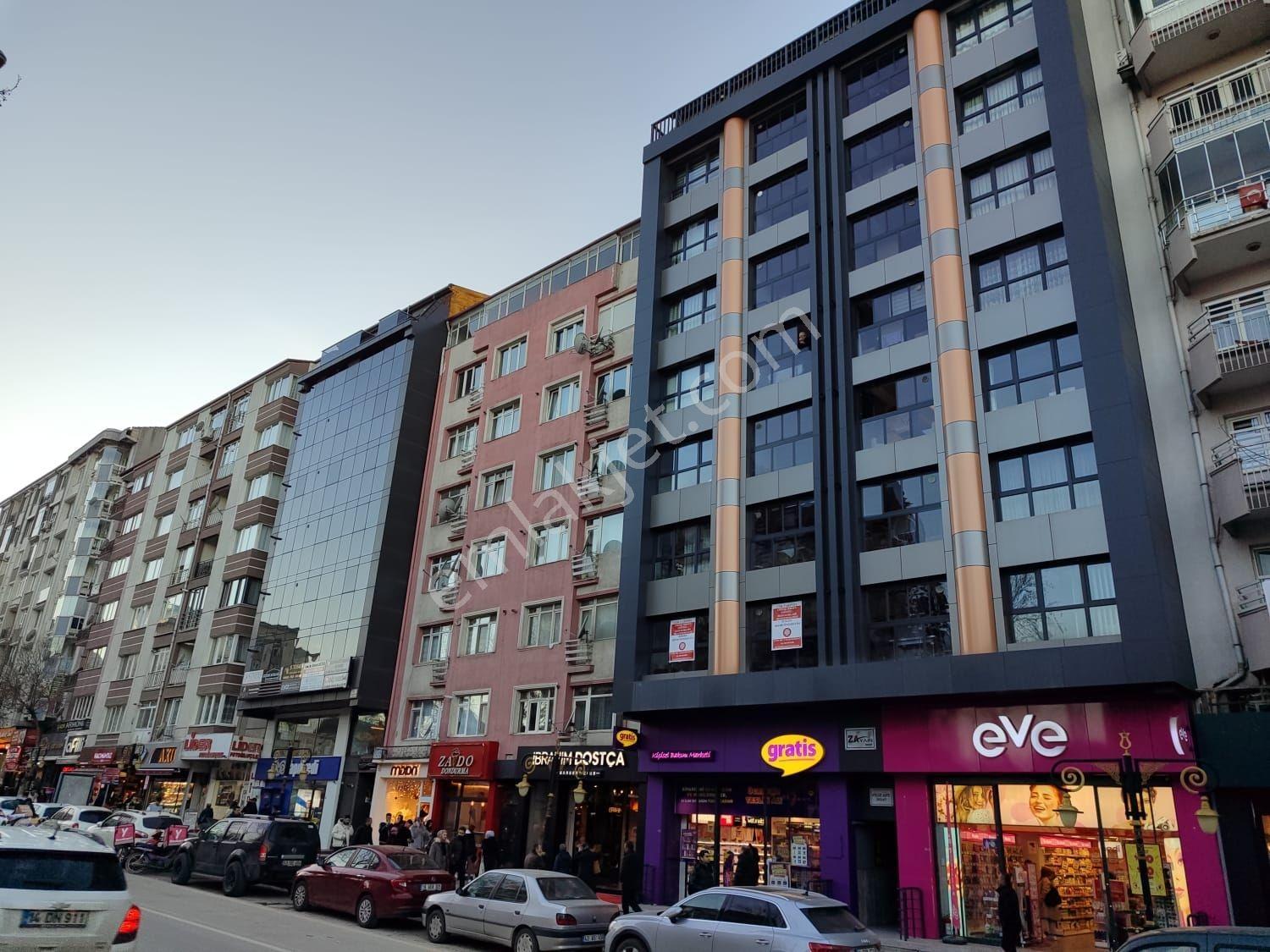 Asel'den Atatürk Bulvarı Asansörlü Dubleks 6+1 Teraslı 350 M2