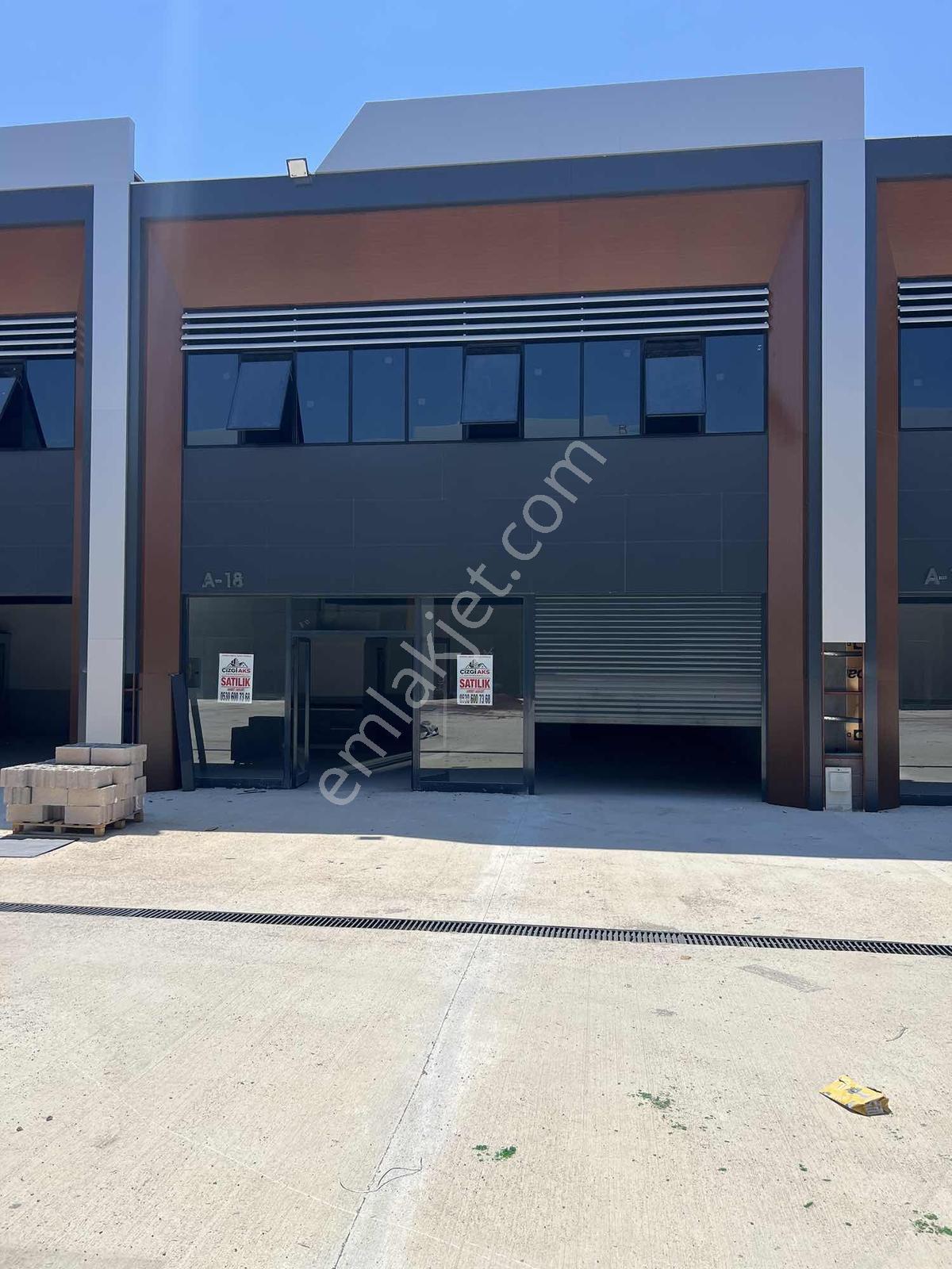 Aksaray Ticaret Merkezinde Asma Katlı&ofis Alanlı İş Yeri - Görsel 13