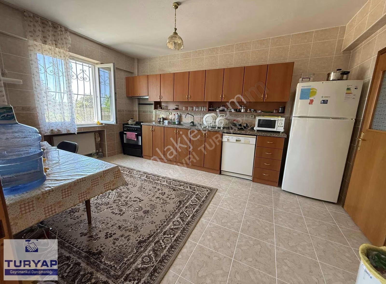 Silivri Çeltik'te 1600m² Arazi İçinde Satılık 9+2 Villa - Görsel 2