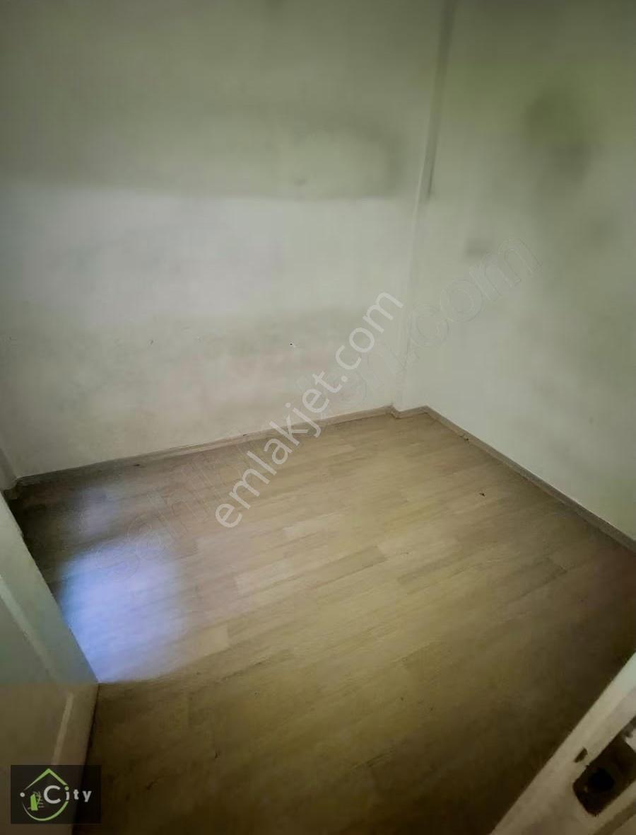 Şehremini Küçük Park Arkasi Selamağası Sok Satılık Boş Daire - Görsel 11