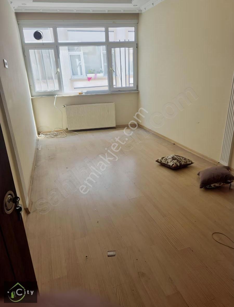 Şehremini Küçük Park Arkasi Selamağası Sok Satılık Boş Daire - Görsel 16