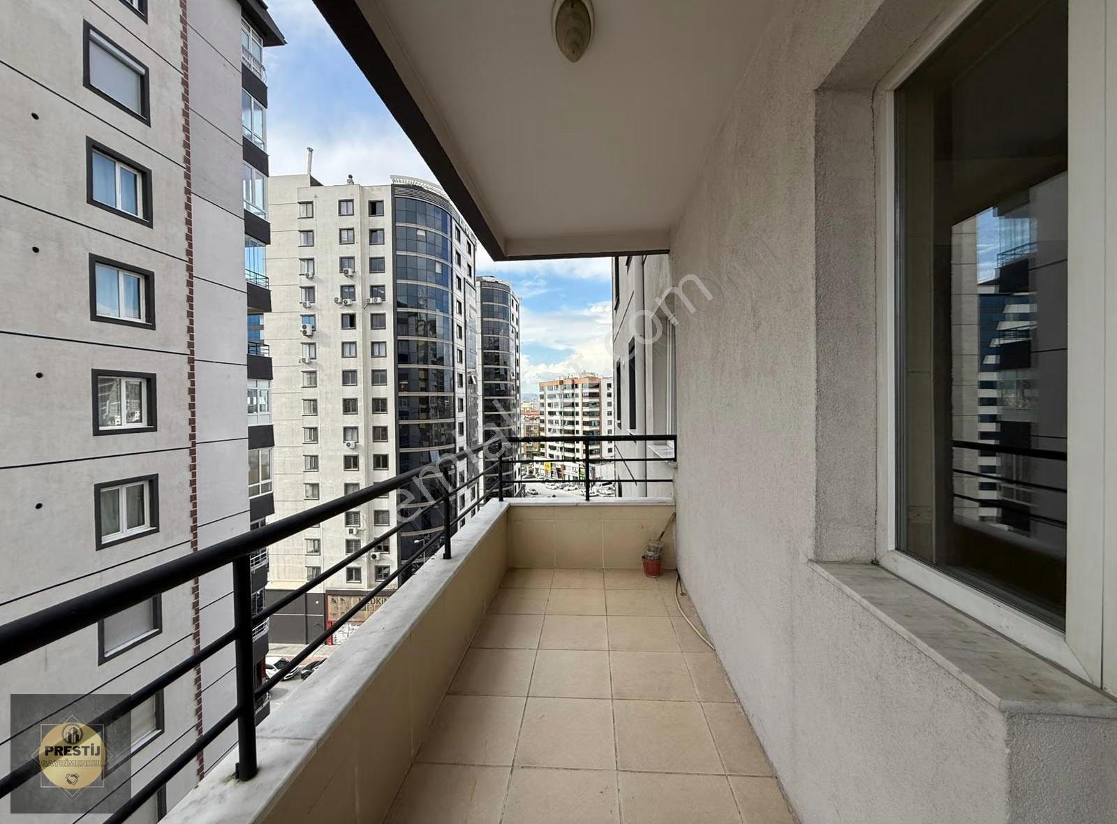 Şehrin Merkezinde Kapalı Otoparklı 3+1 Kombili Satılık Daire - Görsel 14