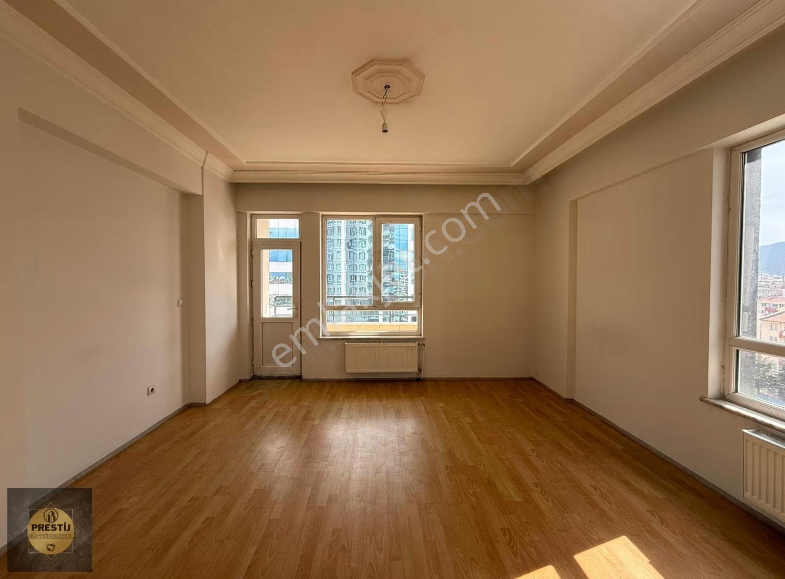 Şehrin Merkezinde Kapalı Otoparklı 3+1 Kombili Satılık Daire - Görsel 6