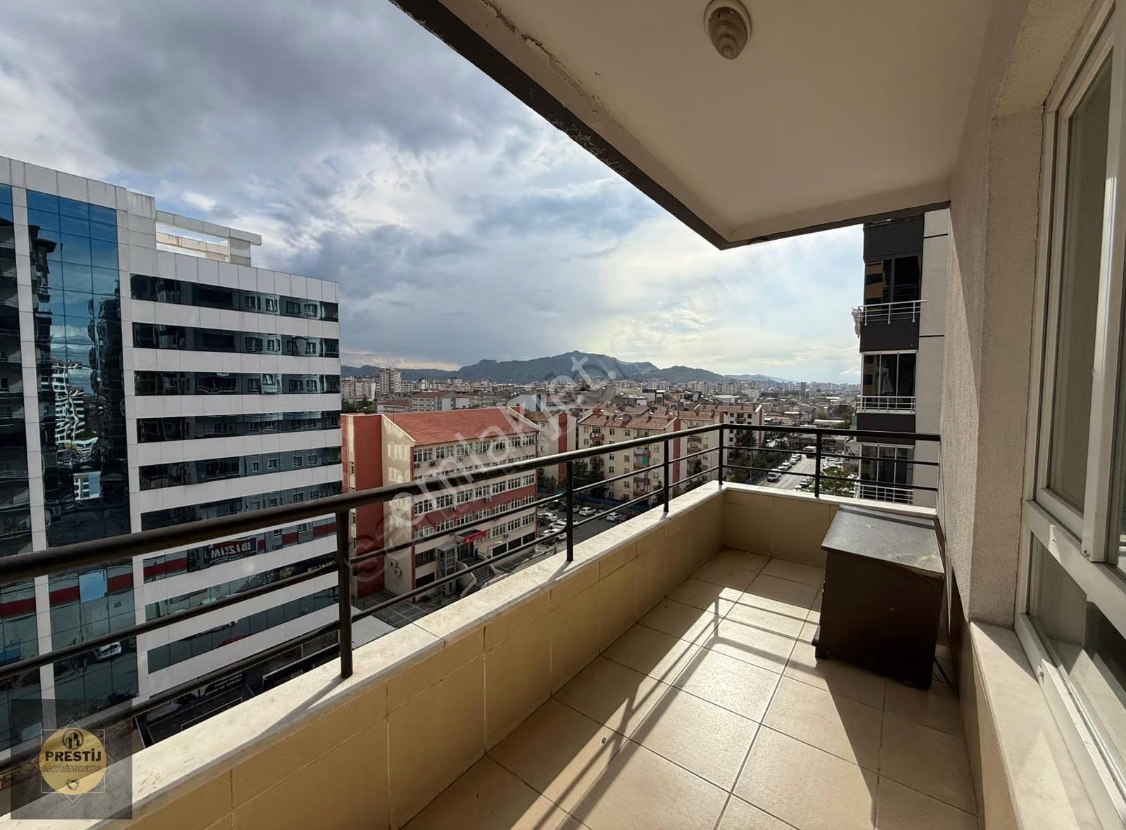 Şehrin Merkezinde Kapalı Otoparklı 3+1 Kombili Satılık Daire - Görsel 11