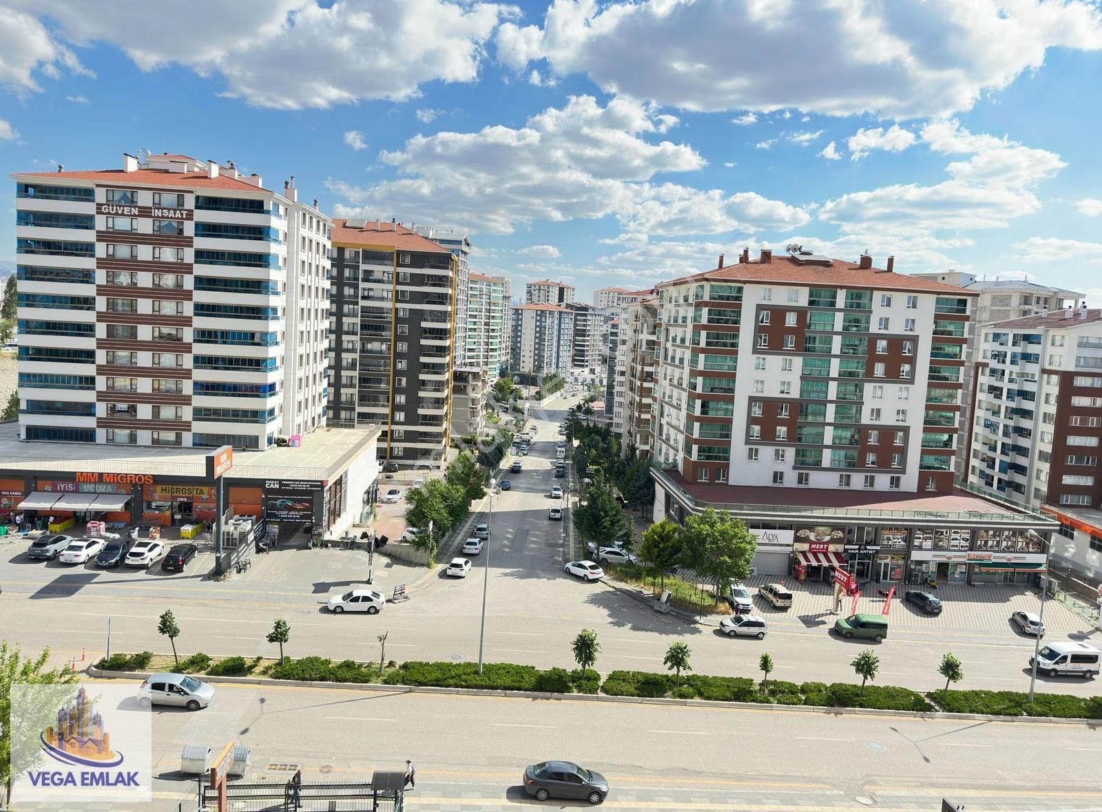 Vega Emlak'tan Bulvar Üzeri Migros Karşısı Full Yapıda Ön Cephe - Görsel 3