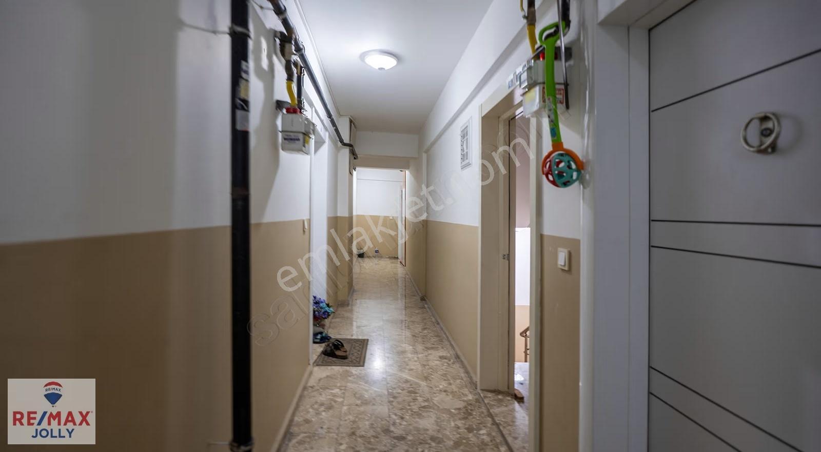 Karşıyaka Nevasta City De Satılık 1+1 Lüks Daire - Görsel 5