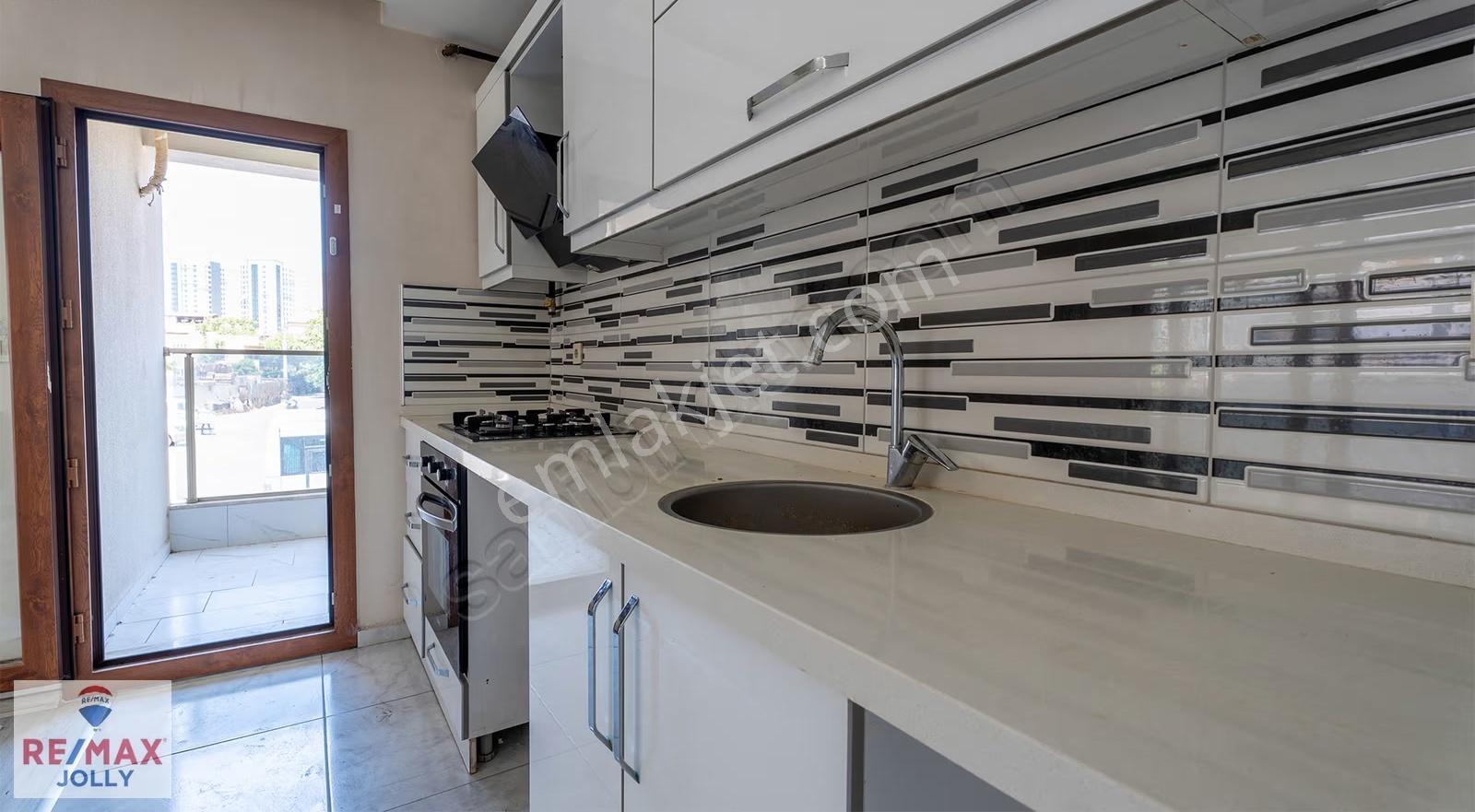 Karşıyaka Nevasta City De Satılık 1+1 Lüks Daire - Görsel 12
