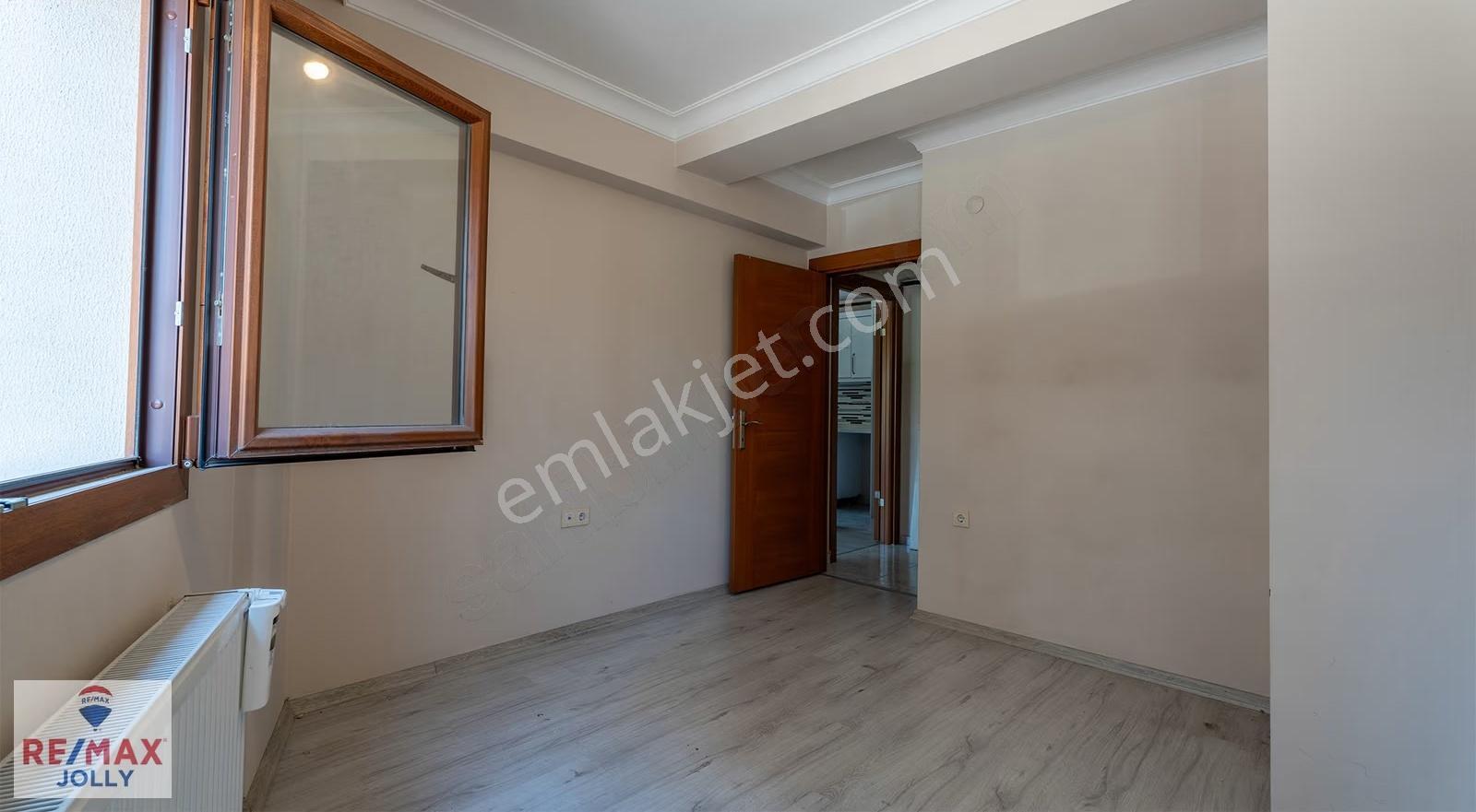 Karşıyaka Nevasta City De Satılık 1+1 Lüks Daire - Görsel 14