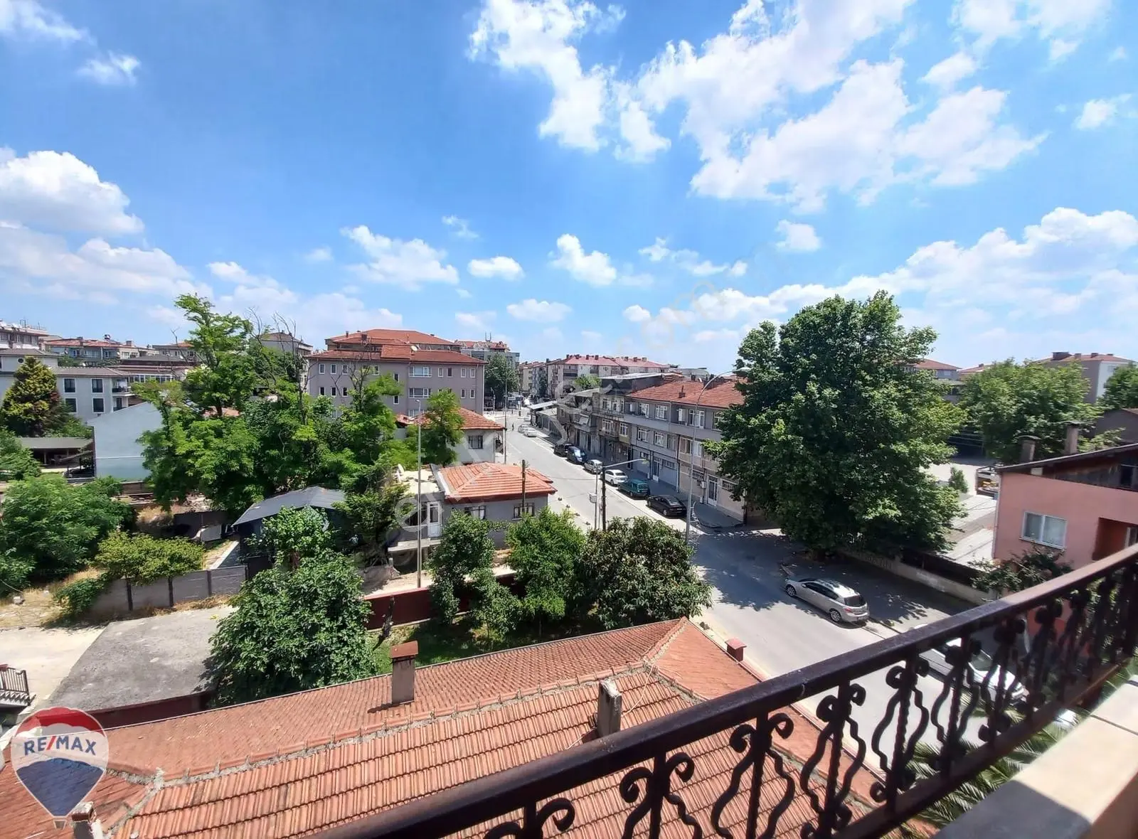 Remax Mavi-patateshali-caddeüzeri Nezih Aileapt Bakımlı Geniş3+1 - Görsel 2
