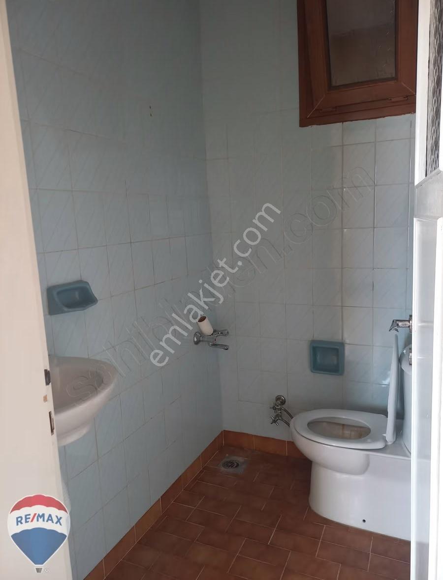 Remax Mavi-patateshali-caddeüzeri Nezih Aileapt Bakımlı Geniş3+1 - Görsel 4
