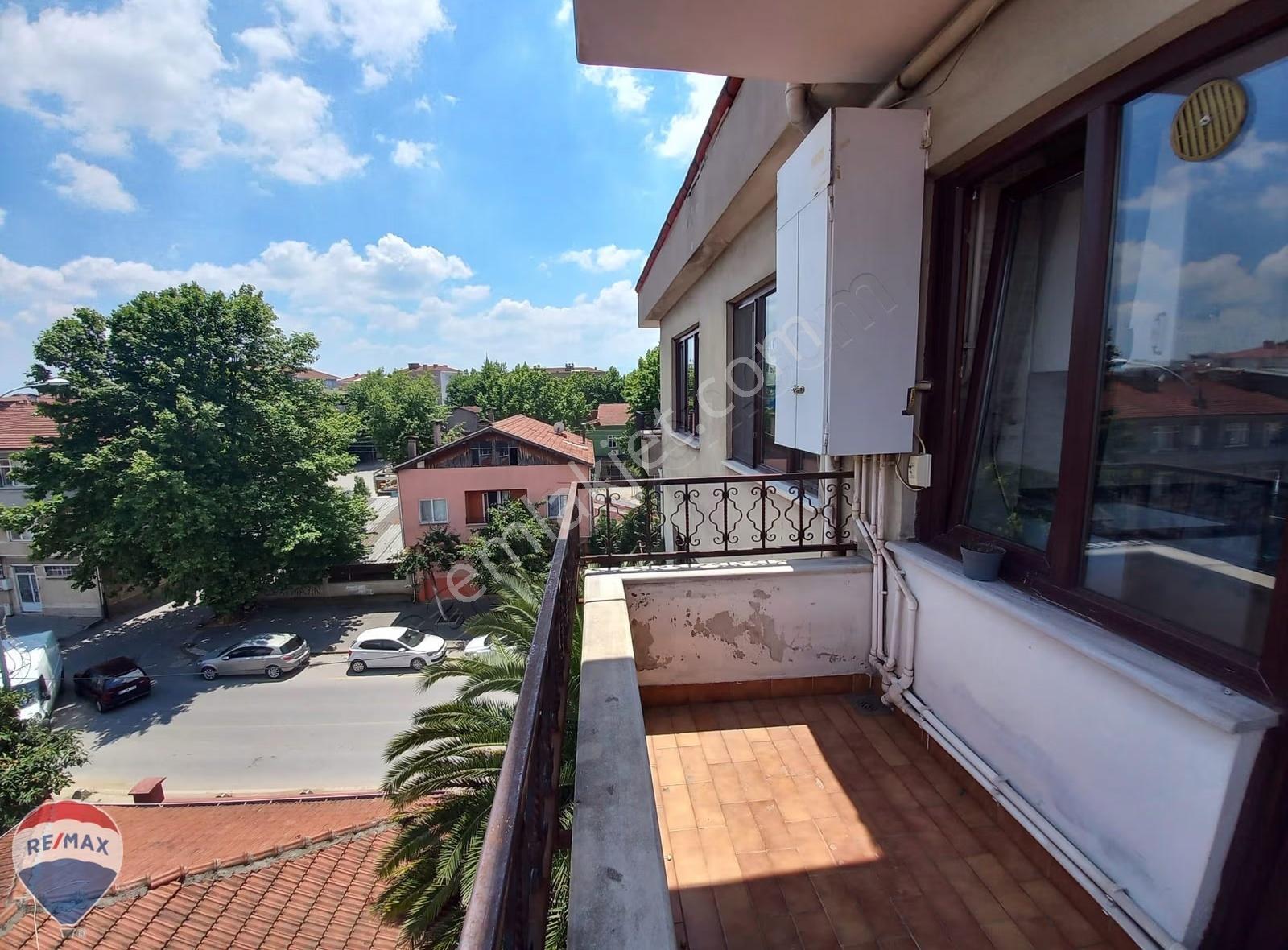 Remax Mavi-patateshali-caddeüzeri Nezih Aileapt Bakımlı Geniş3+1 - Görsel 33