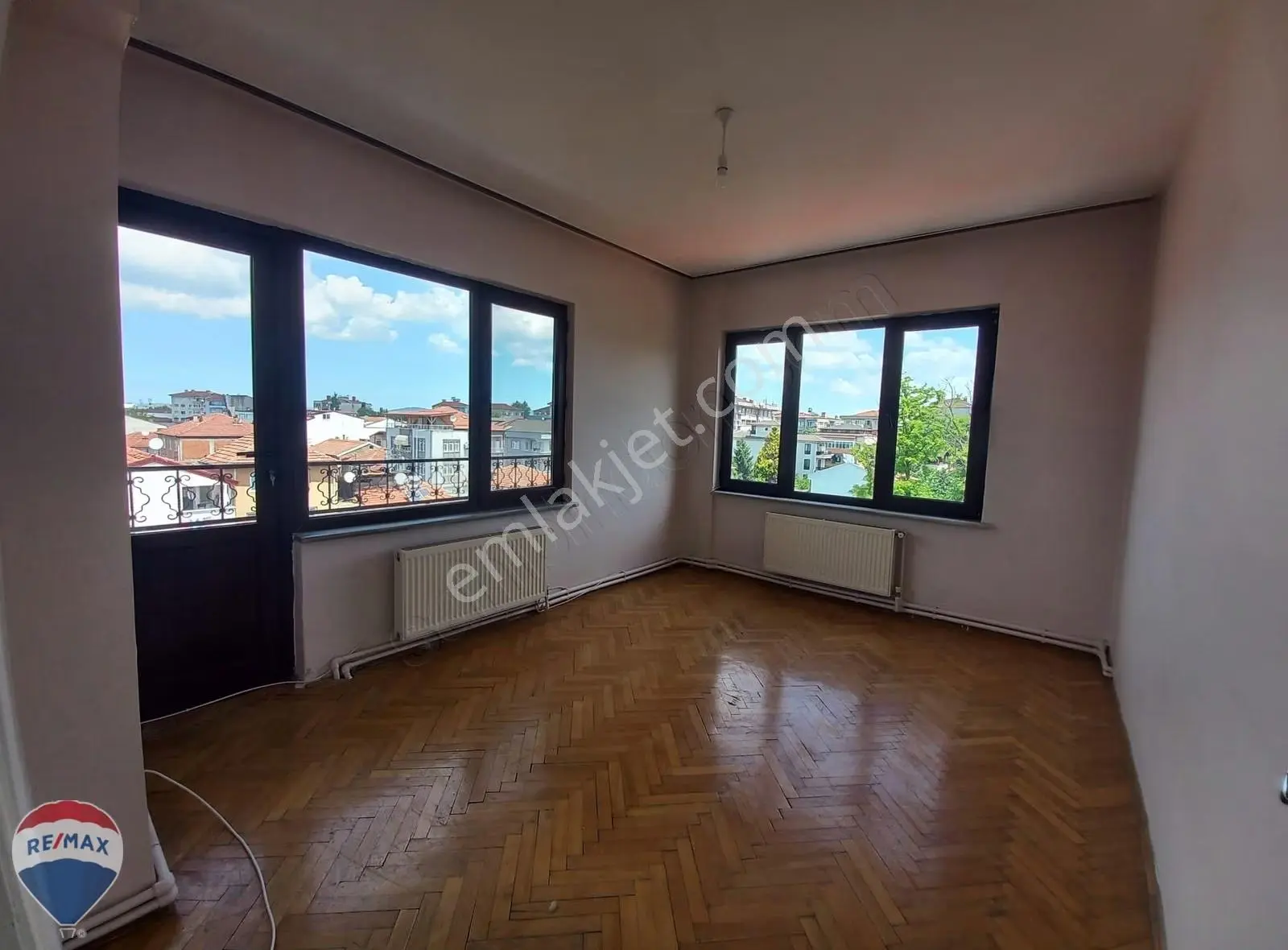 Remax Mavi-patateshali-caddeüzeri Nezih Aileapt Bakımlı Geniş3+1 - Görsel 3