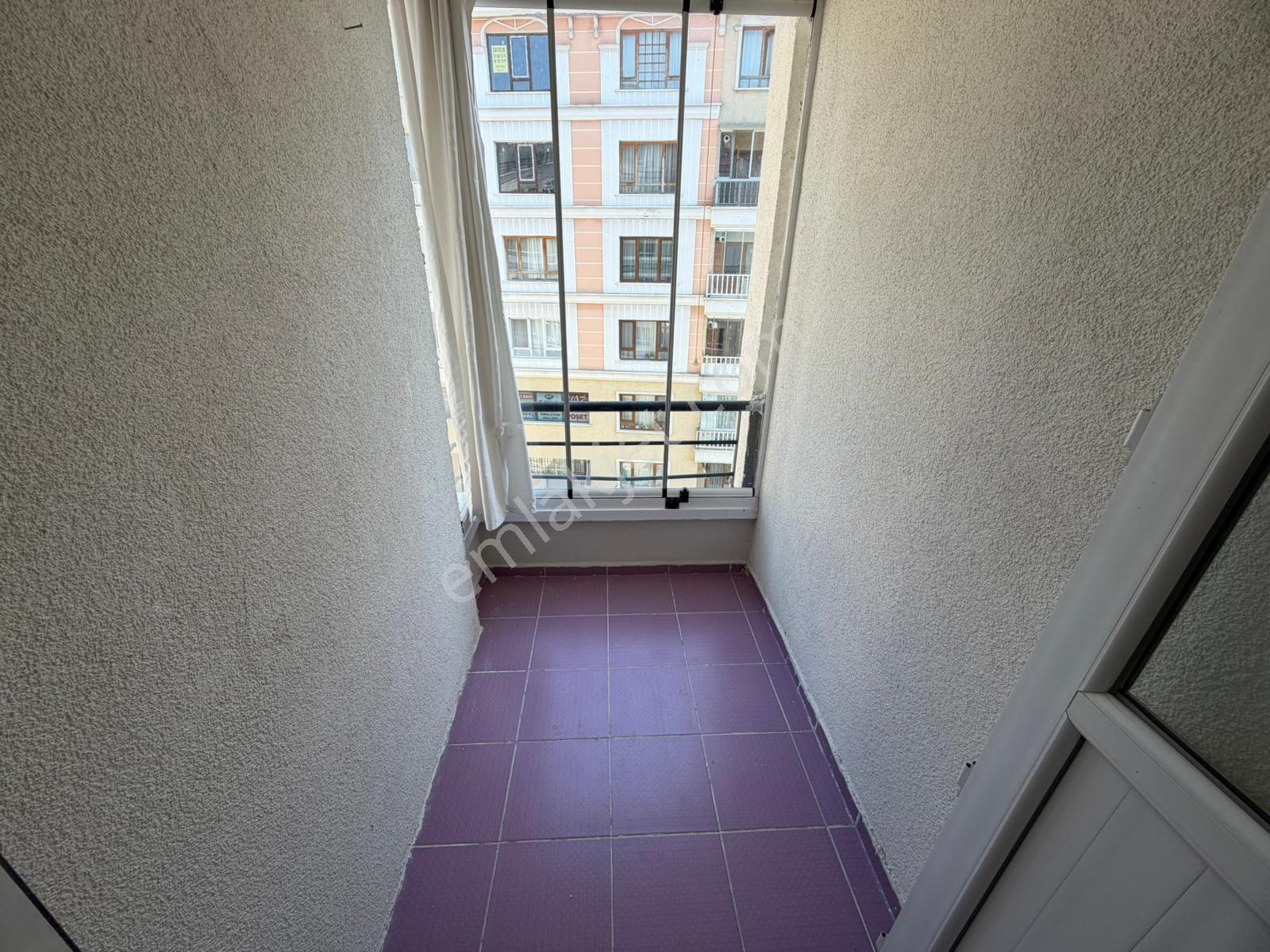 Kuşcağız Gazeller Cad. Yakını Asansörlü Ara Katta Çift Balkon Kiralık 3+1 - Görsel 27