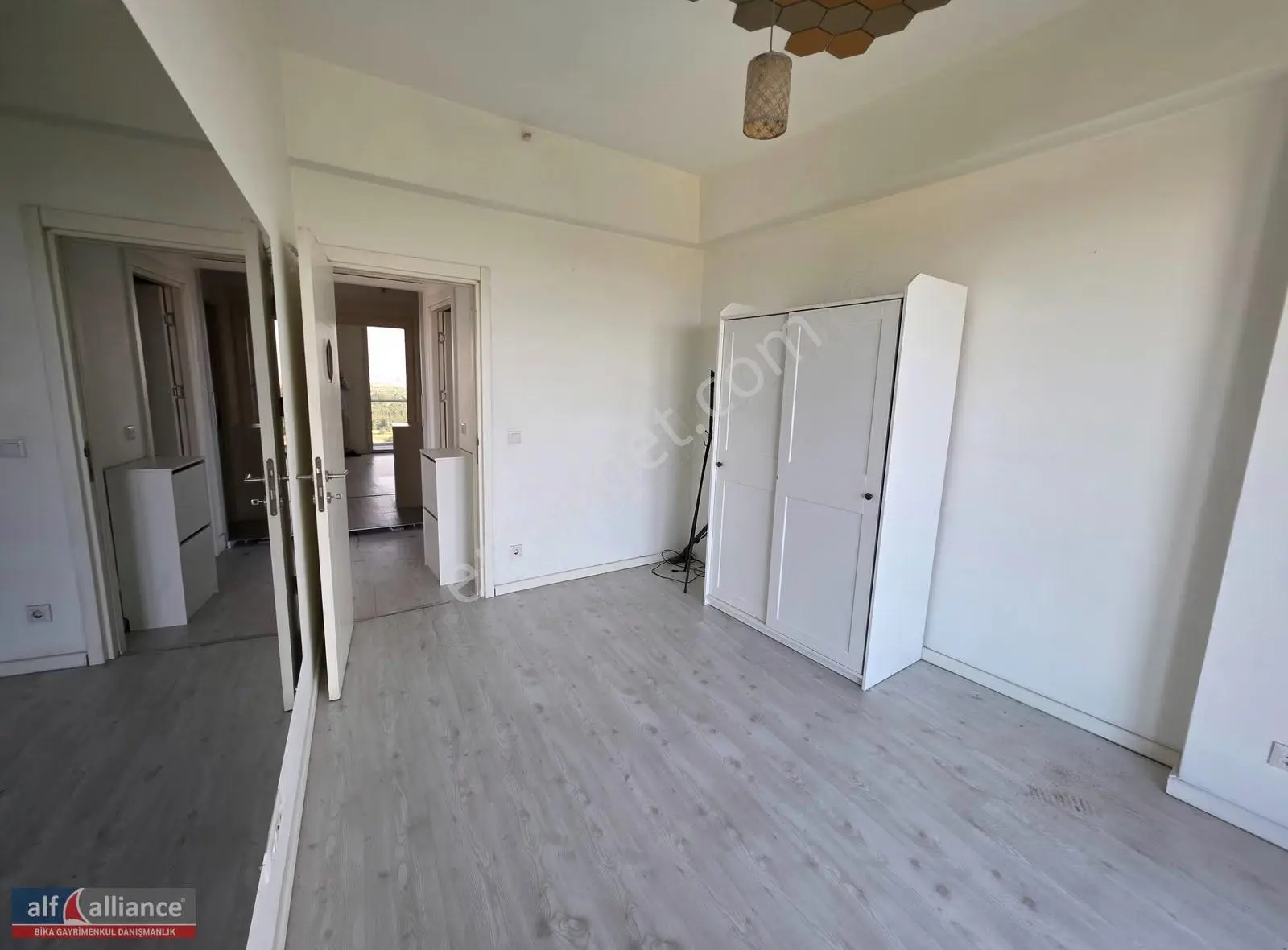 Batışehir A Blok'ta Balkonlu 75m² 1+1 Kiralık Daire - Görsel 5
