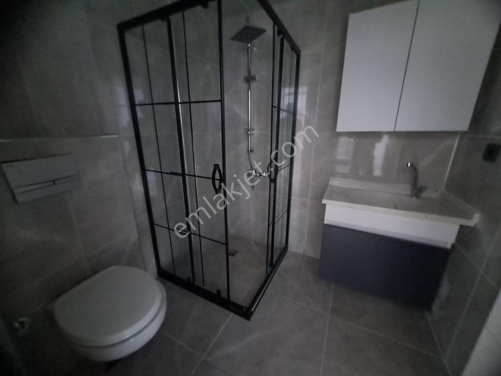 Alaçati Gayrimenkulden Incek'te Kiralik Eşyasız 1+1 Daire - Görsel 8