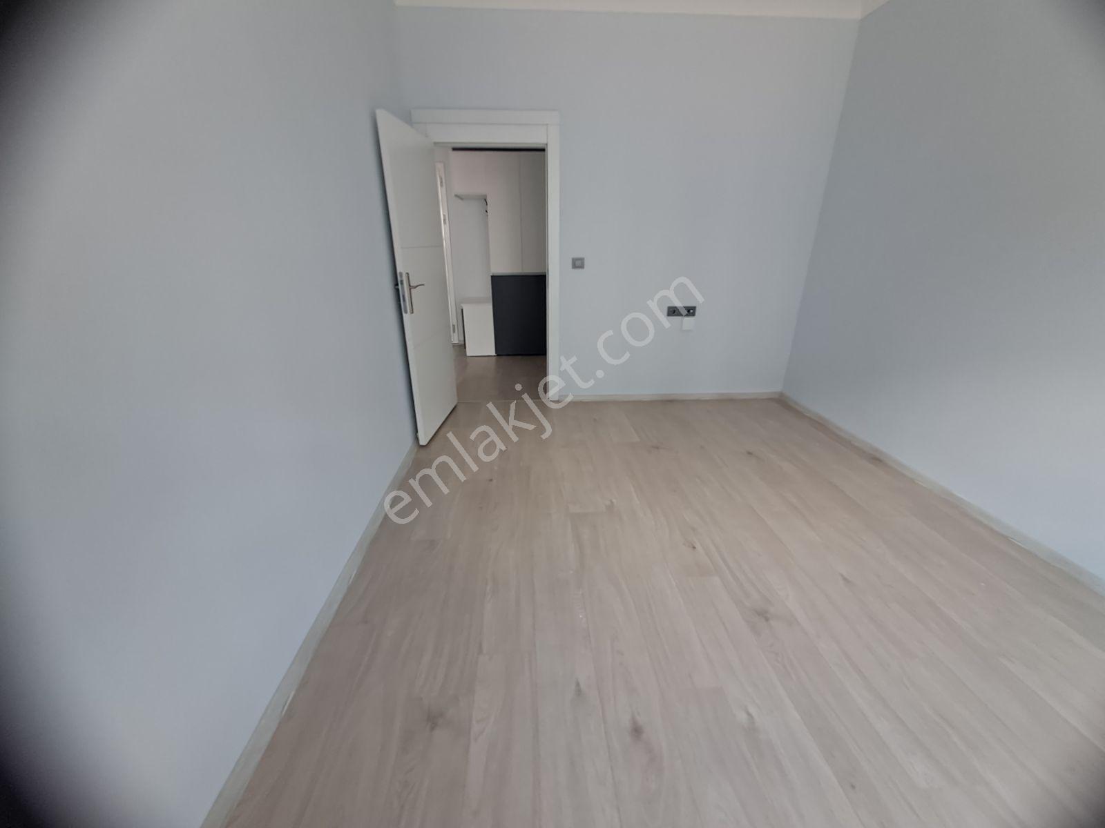 Alaçati Gayrimenkulden Incek'te Kiralik Eşyasız 1+1 Daire - Görsel 25