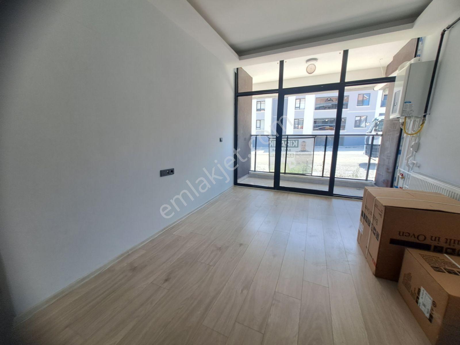 Alaçati Gayrimenkulden Incek'te Kiralik Eşyasız 1+1 Daire - Görsel 11