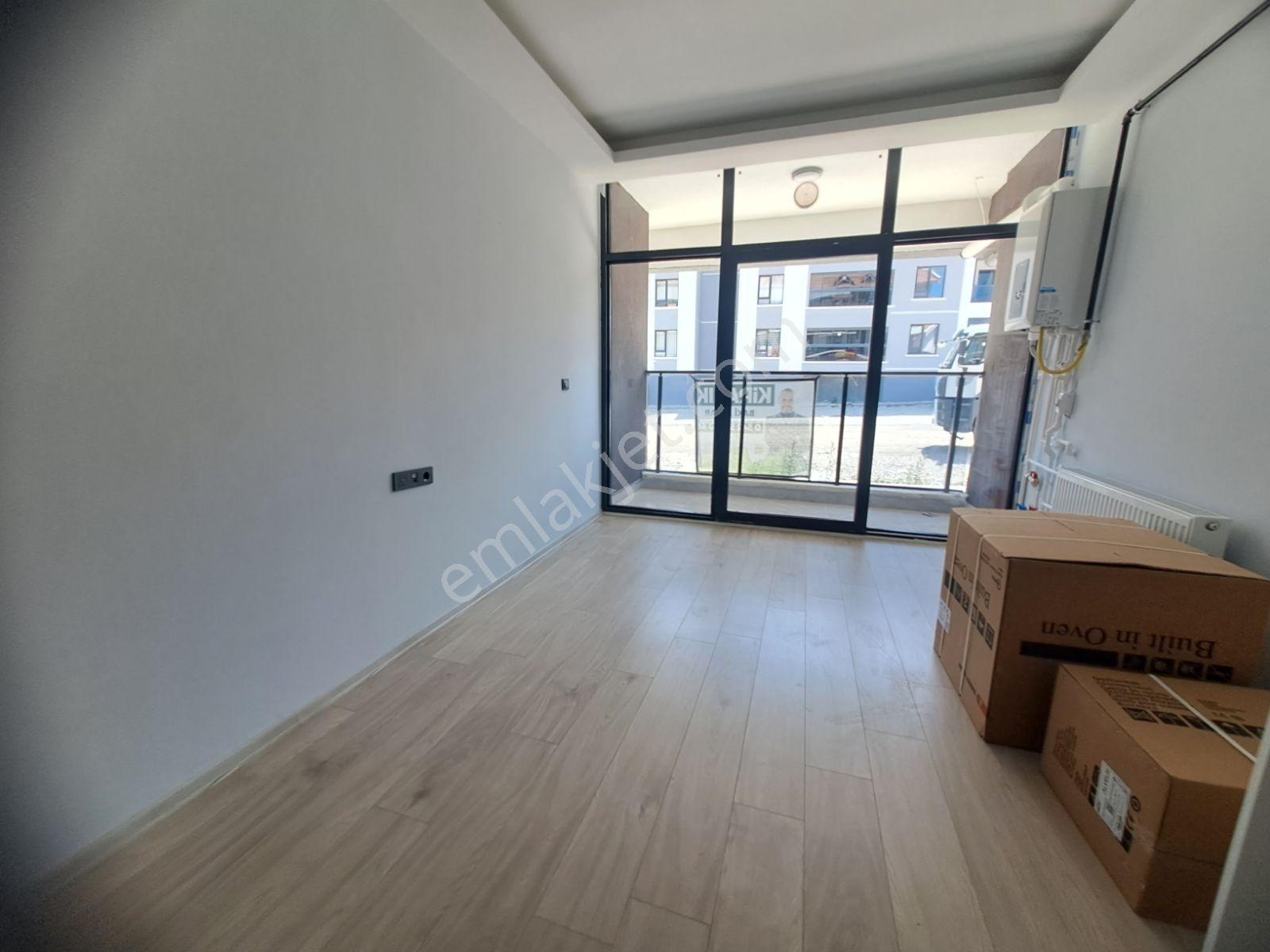 Alaçati Gayrimenkulden Incek'te Kiralik Eşyasız 1+1 Daire - Görsel 20